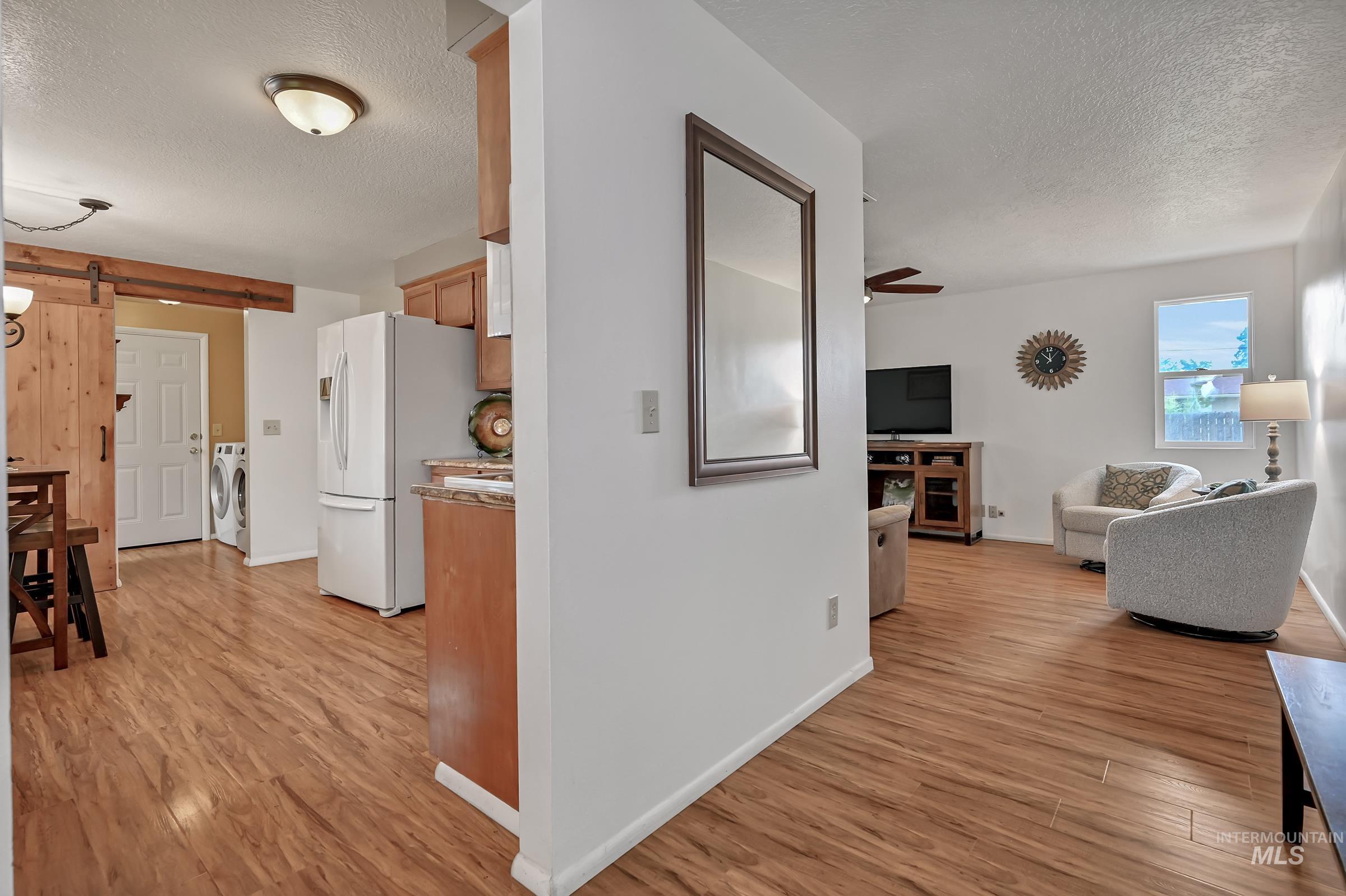 8820 W San Anita, Boise, Idaho 83704, 3 Bedrooms, 2.5 Bathrooms, Residential For Sale, Price $460,000,MLS 98994998