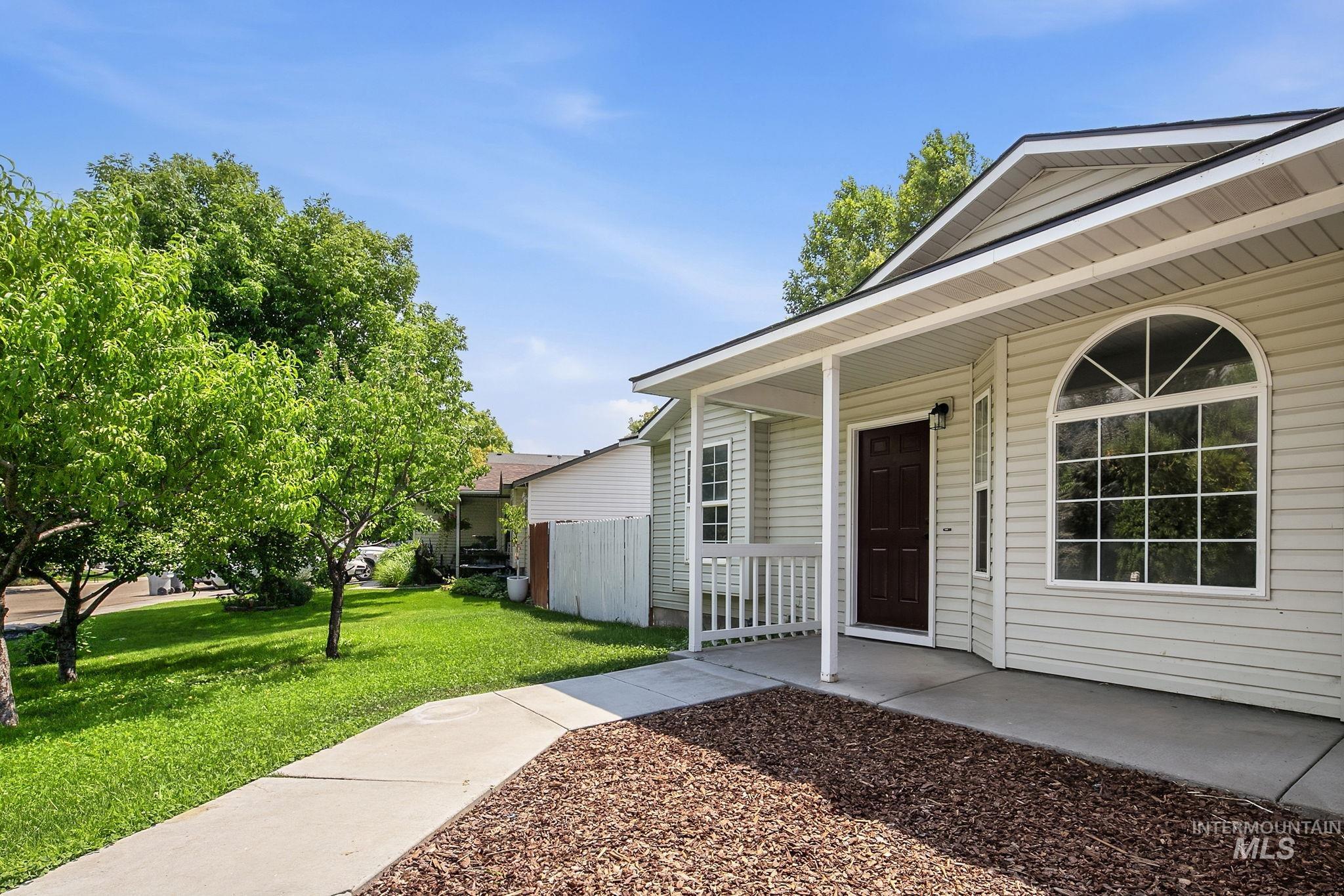 619 E Trail Creek Dr, Nampa, Idaho 83686, 3 Bedrooms, 2 Bathrooms, Residential For Sale, Price $388,000, 98994999