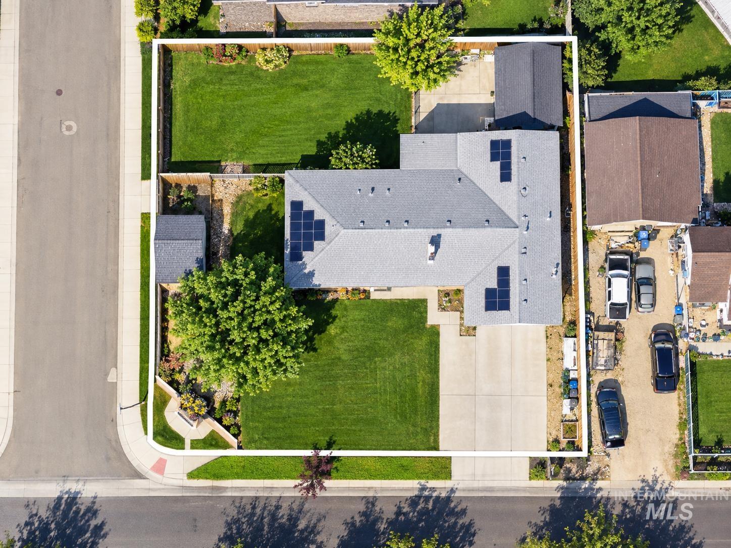1205 Chicago St, Nampa, Idaho 83686, 5 Bedrooms, 2 Bathrooms, Residential For Sale, Price $459,900,MLS 98995000