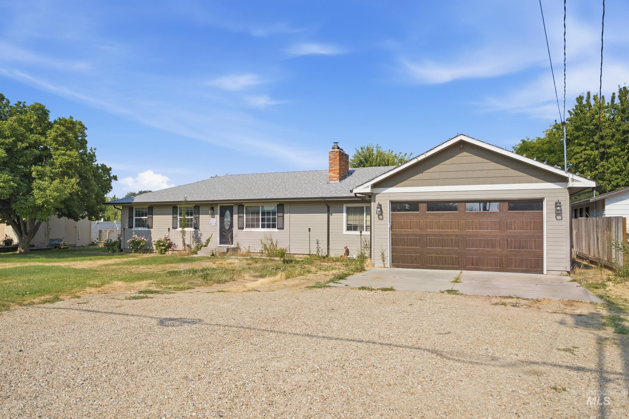 1205 Chicago St, Nampa, Idaho 83686, 5 Bedrooms, 2 Bathrooms, Residential For Sale, Price $479,000,MLS 98995000