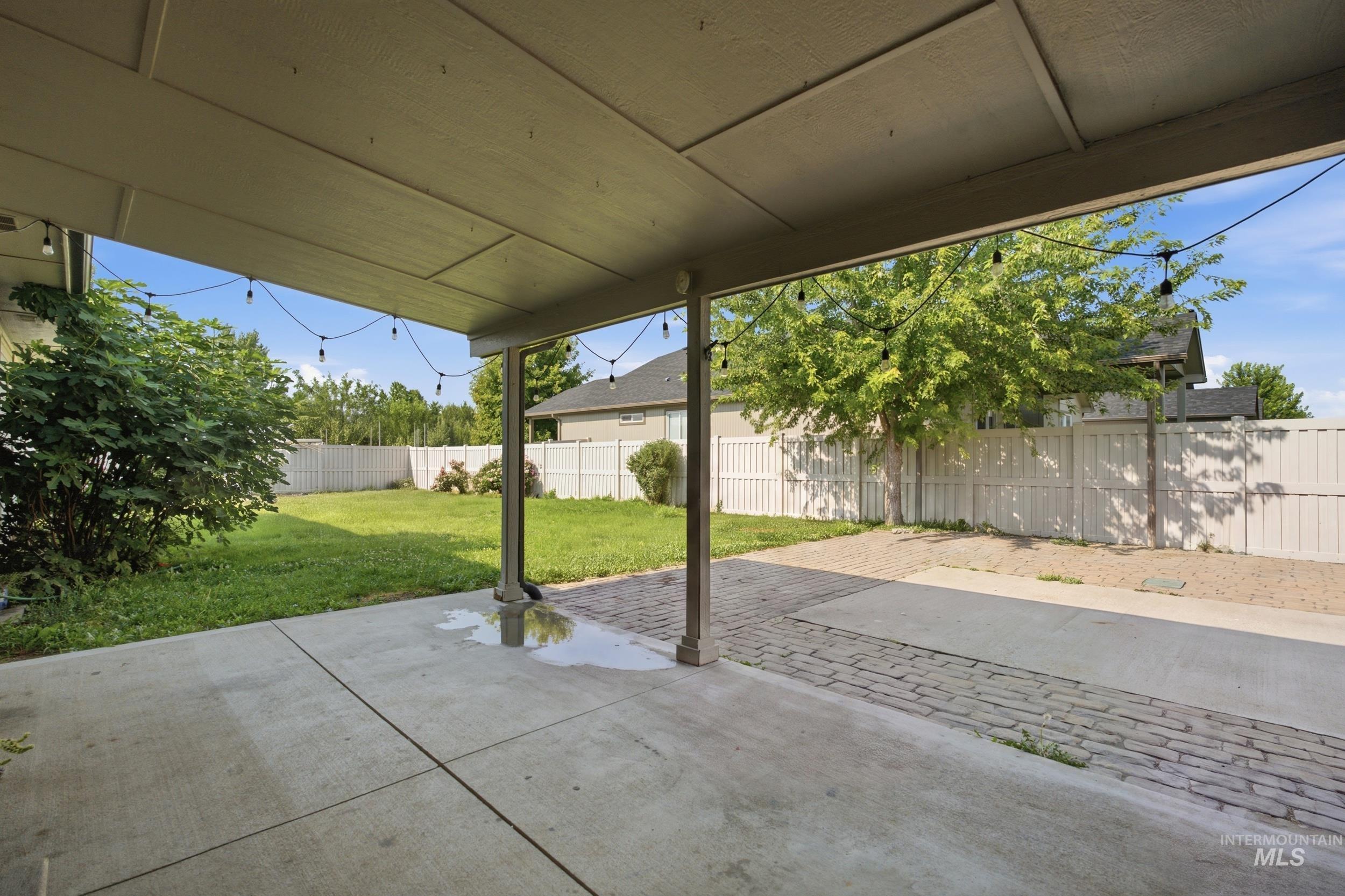 1205 Chicago St, Nampa, Idaho 83686, 5 Bedrooms, 2 Bathrooms, Residential For Sale, Price $479,000,MLS 98995000