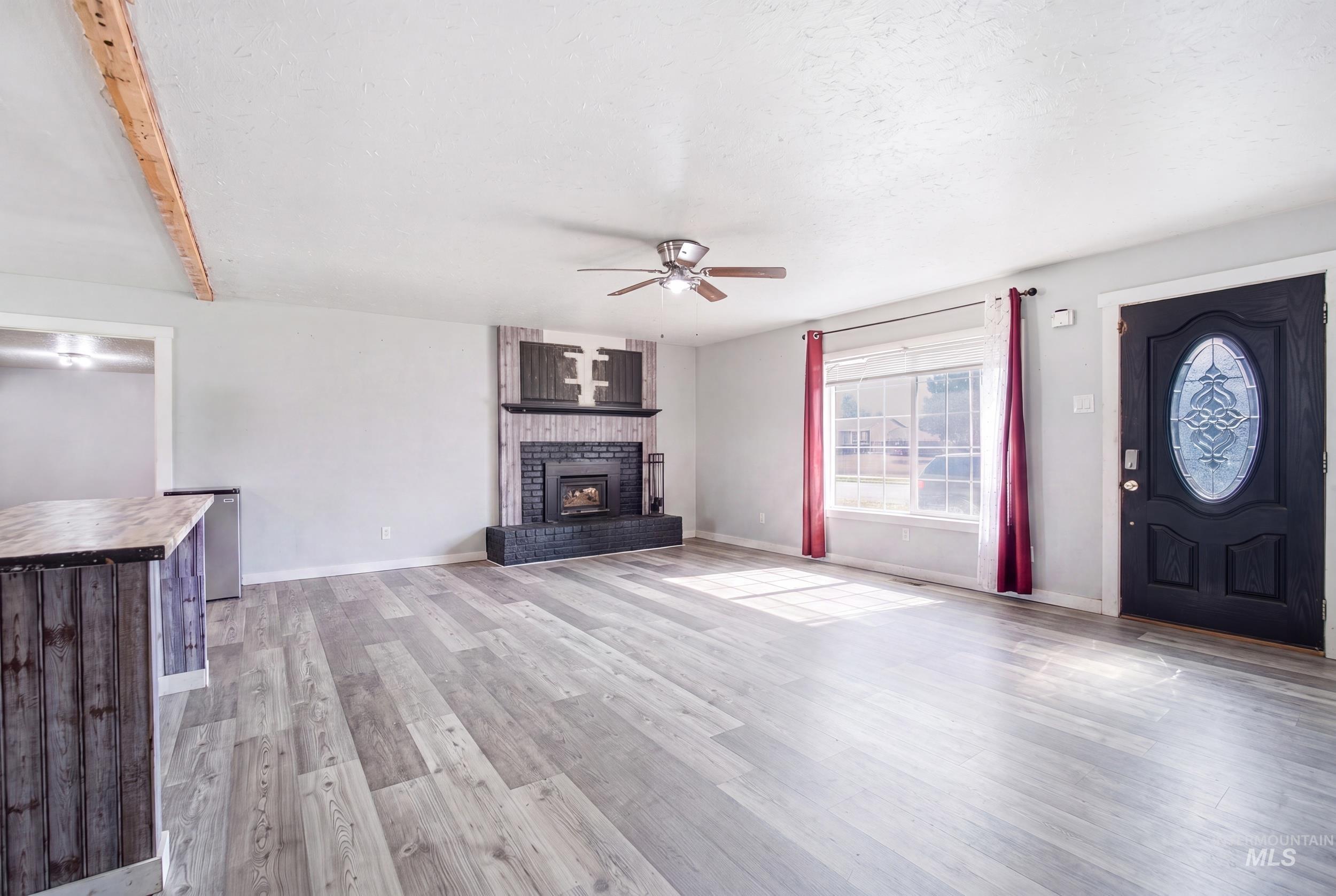 1205 Chicago St, Nampa, Idaho 83686, 5 Bedrooms, 2 Bathrooms, Residential For Sale, Price $479,000,MLS 98995000