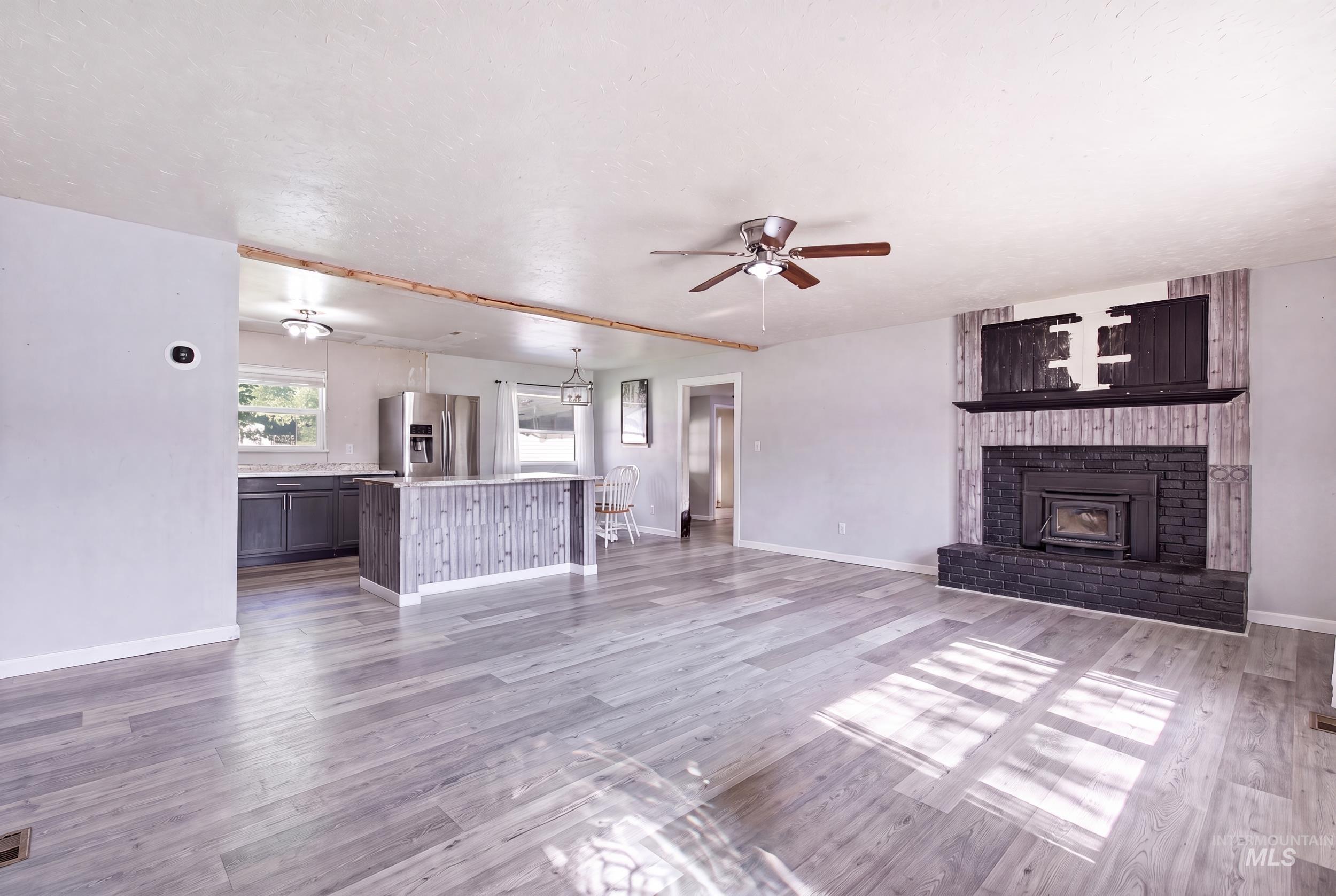 1205 Chicago St, Nampa, Idaho 83686, 5 Bedrooms, 2 Bathrooms, Residential For Sale, Price $479,000,MLS 98995000