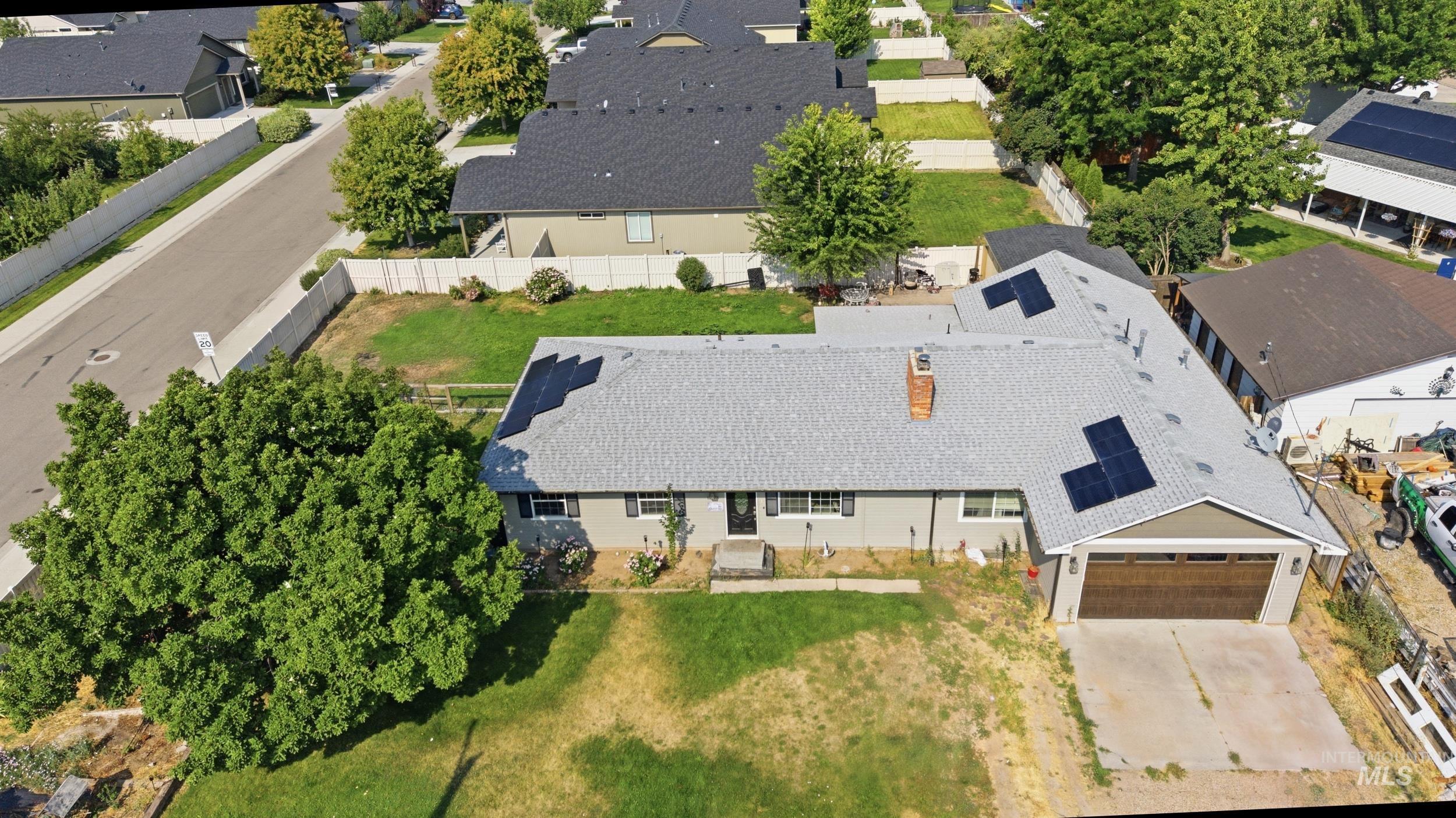 1205 Chicago St, Nampa, Idaho 83686, 5 Bedrooms, 2 Bathrooms, Residential For Sale, Price $479,000,MLS 98995000