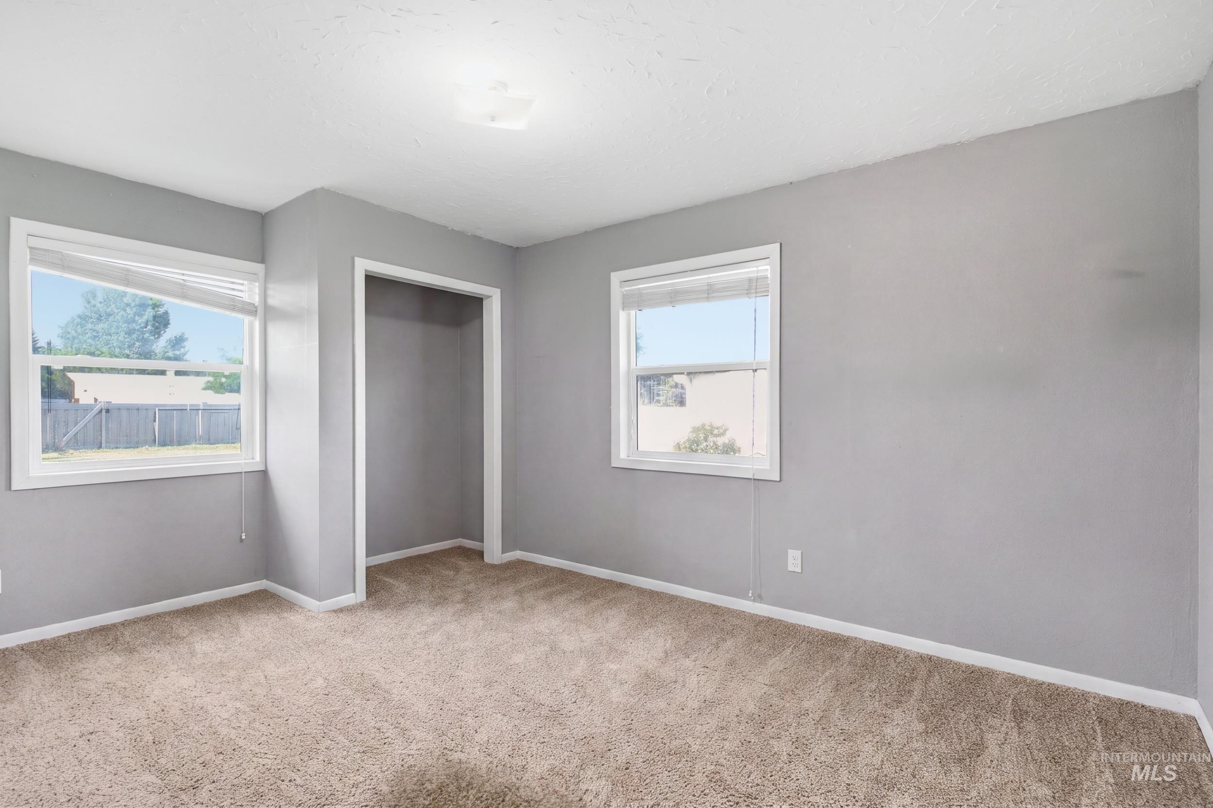 1205 Chicago St, Nampa, Idaho 83686, 5 Bedrooms, 2 Bathrooms, Residential For Sale, Price $479,000,MLS 98995000