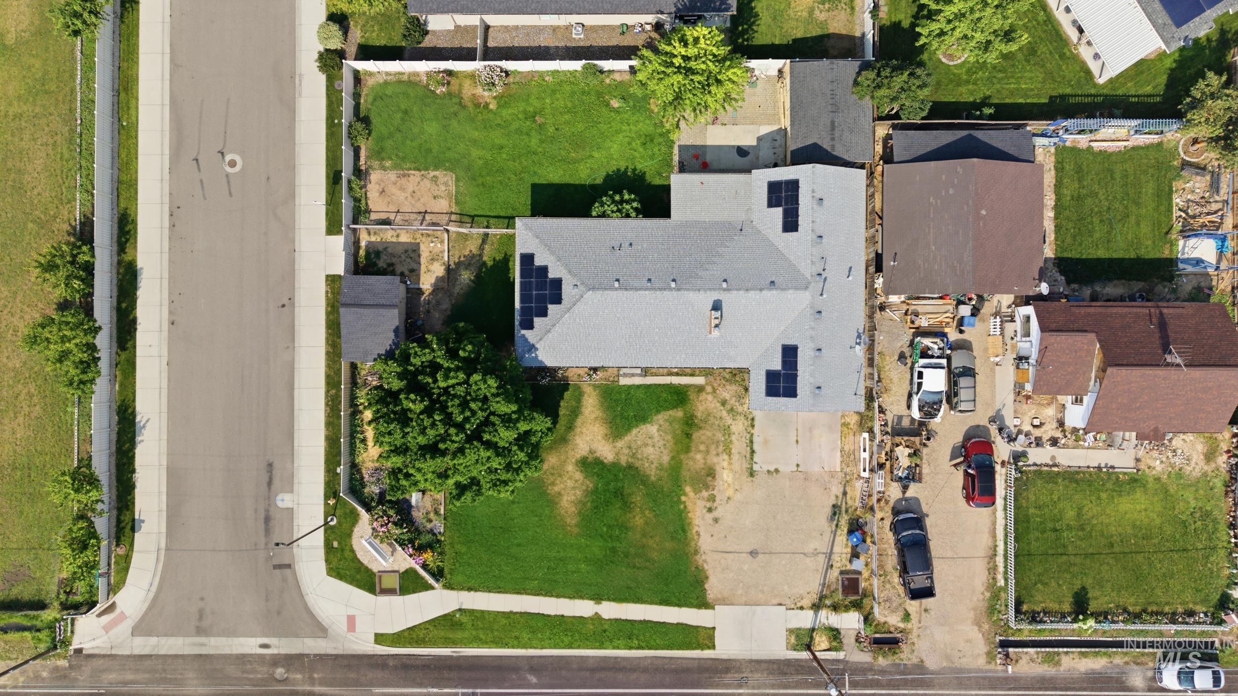 1205 Chicago St, Nampa, Idaho 83686, 5 Bedrooms, 2 Bathrooms, Residential For Sale, Price $479,000,MLS 98995000