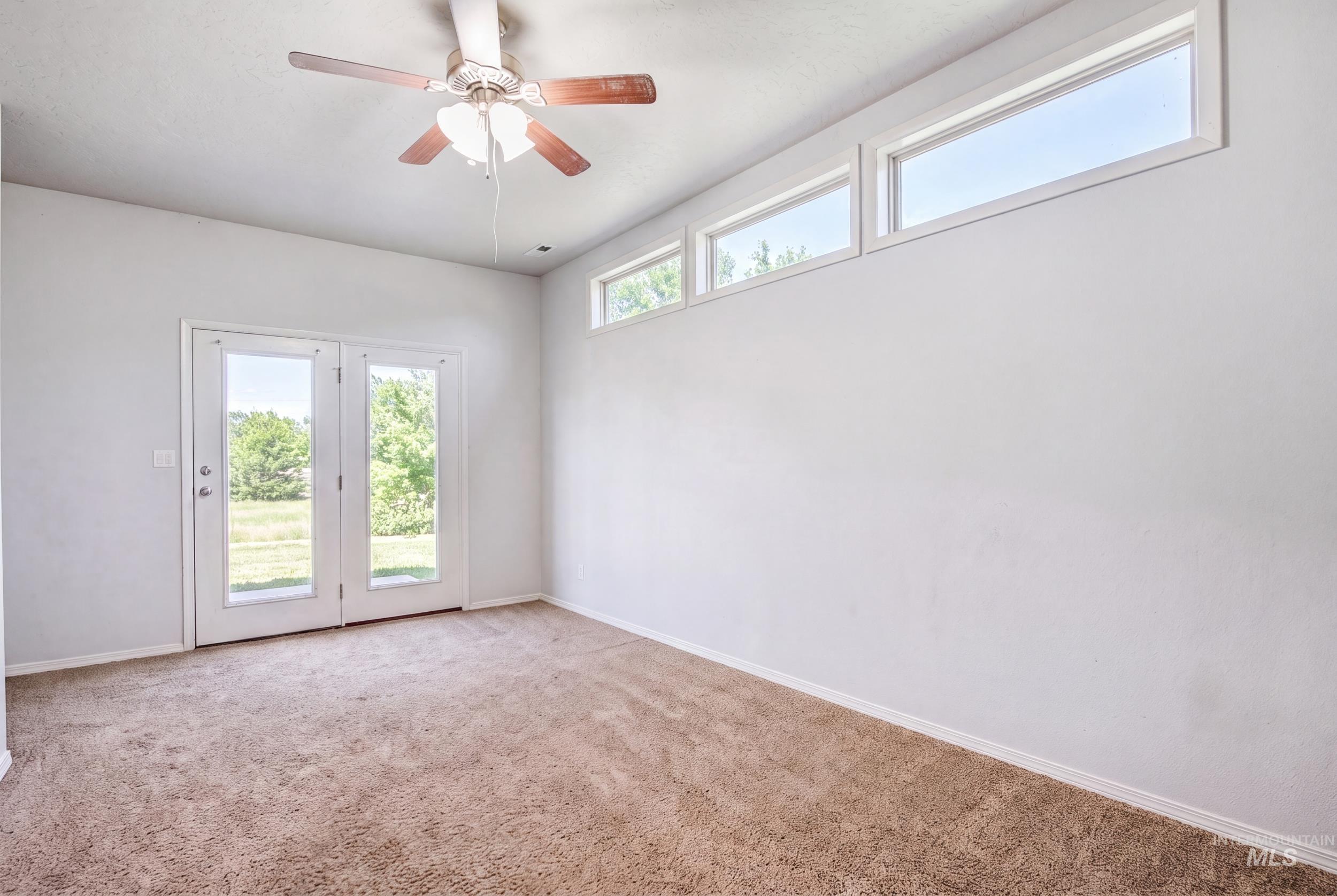 1205 Chicago St, Nampa, Idaho 83686, 5 Bedrooms, 2 Bathrooms, Residential For Sale, Price $479,000,MLS 98995000