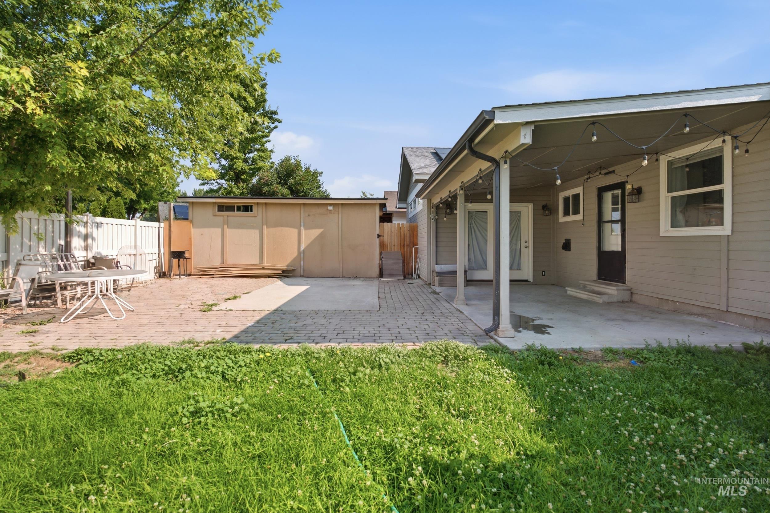 1205 Chicago St, Nampa, Idaho 83686, 5 Bedrooms, 2 Bathrooms, Residential For Sale, Price $479,000,MLS 98995000