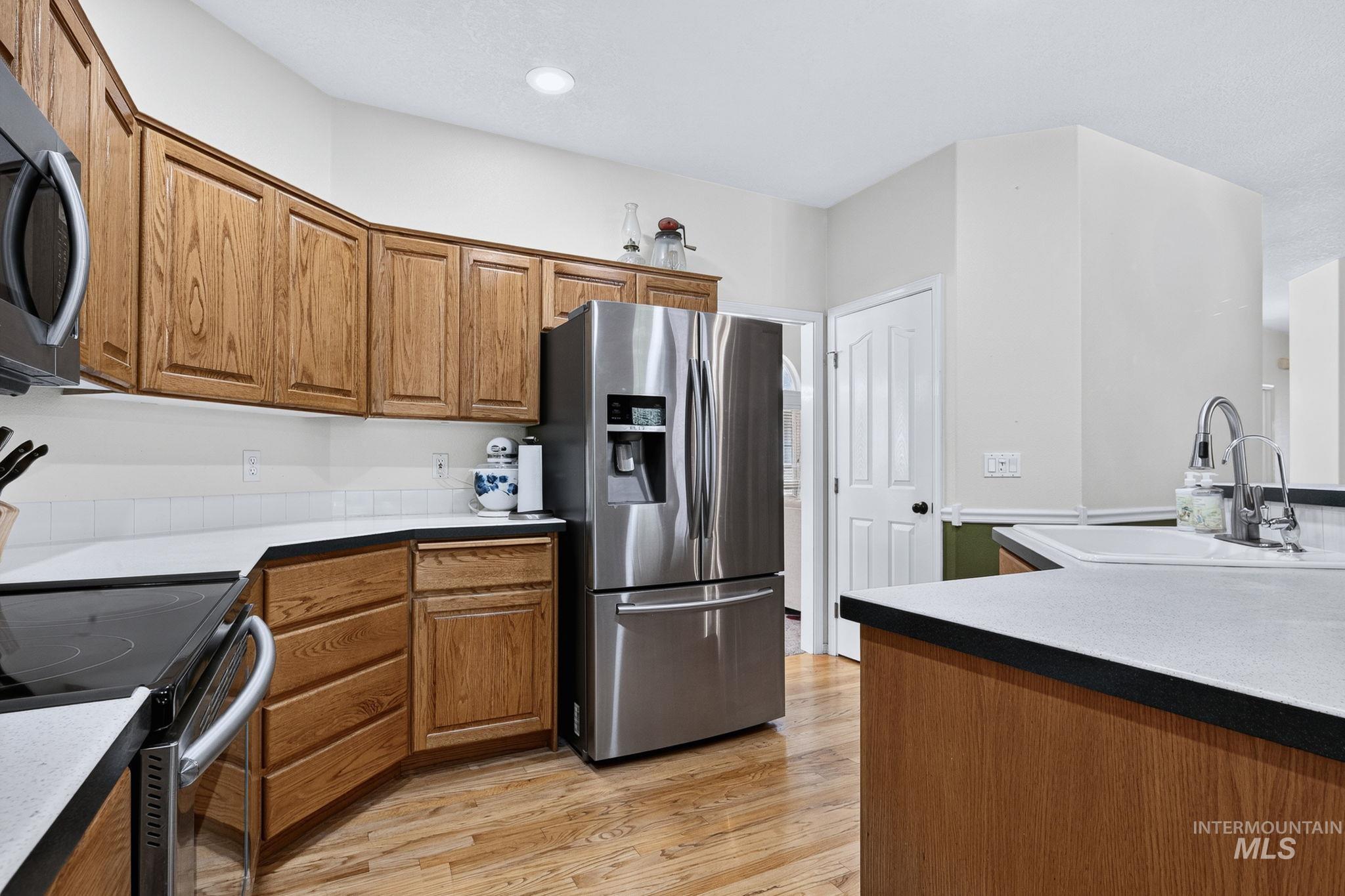 2498 S Bayou Bar Way, Meridian, Idaho 83642, 3 Bedrooms, 2 Bathrooms, Residential For Sale, Price $515,000,MLS 98995001