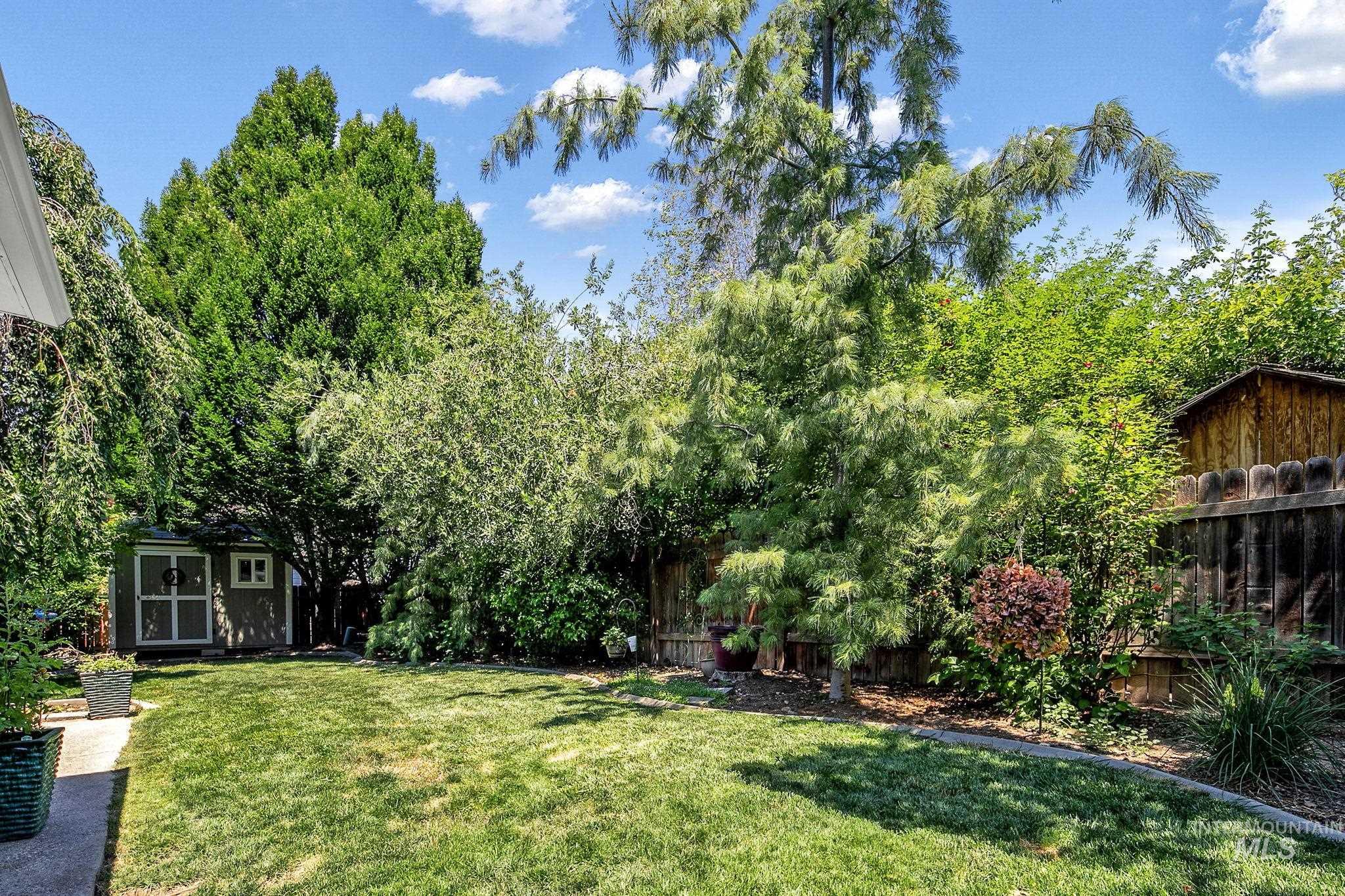 2498 S Bayou Bar Way, Meridian, Idaho 83642, 3 Bedrooms, 2 Bathrooms, Residential For Sale, Price $515,000,MLS 98995001