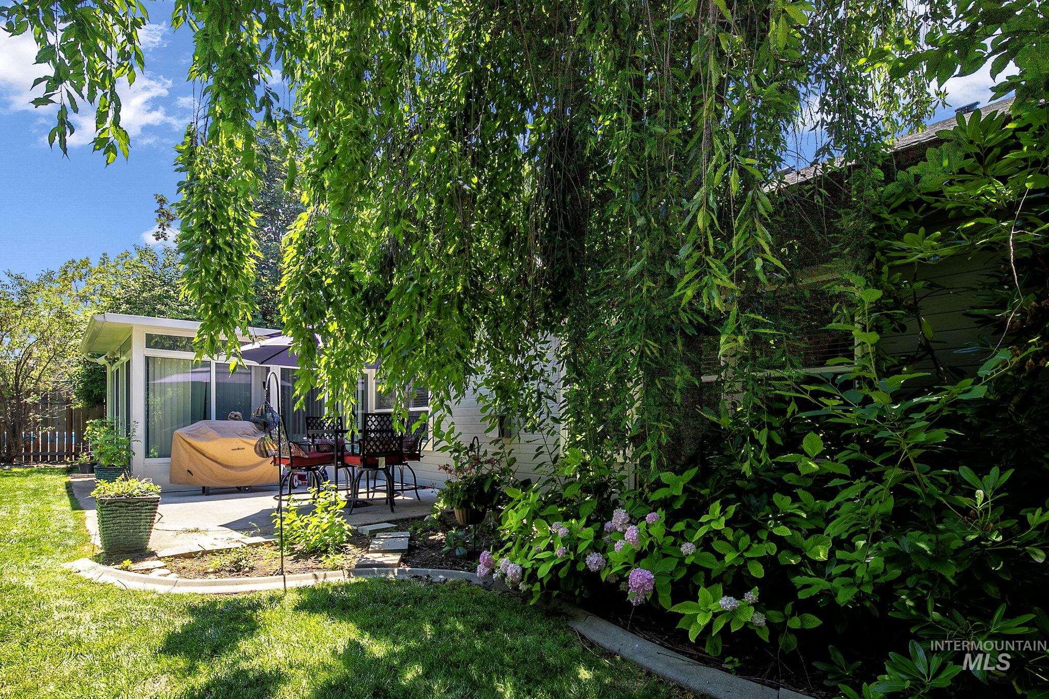 2498 S Bayou Bar Way, Meridian, Idaho 83642, 3 Bedrooms, 2 Bathrooms, Residential For Sale, Price $515,000,MLS 98995001