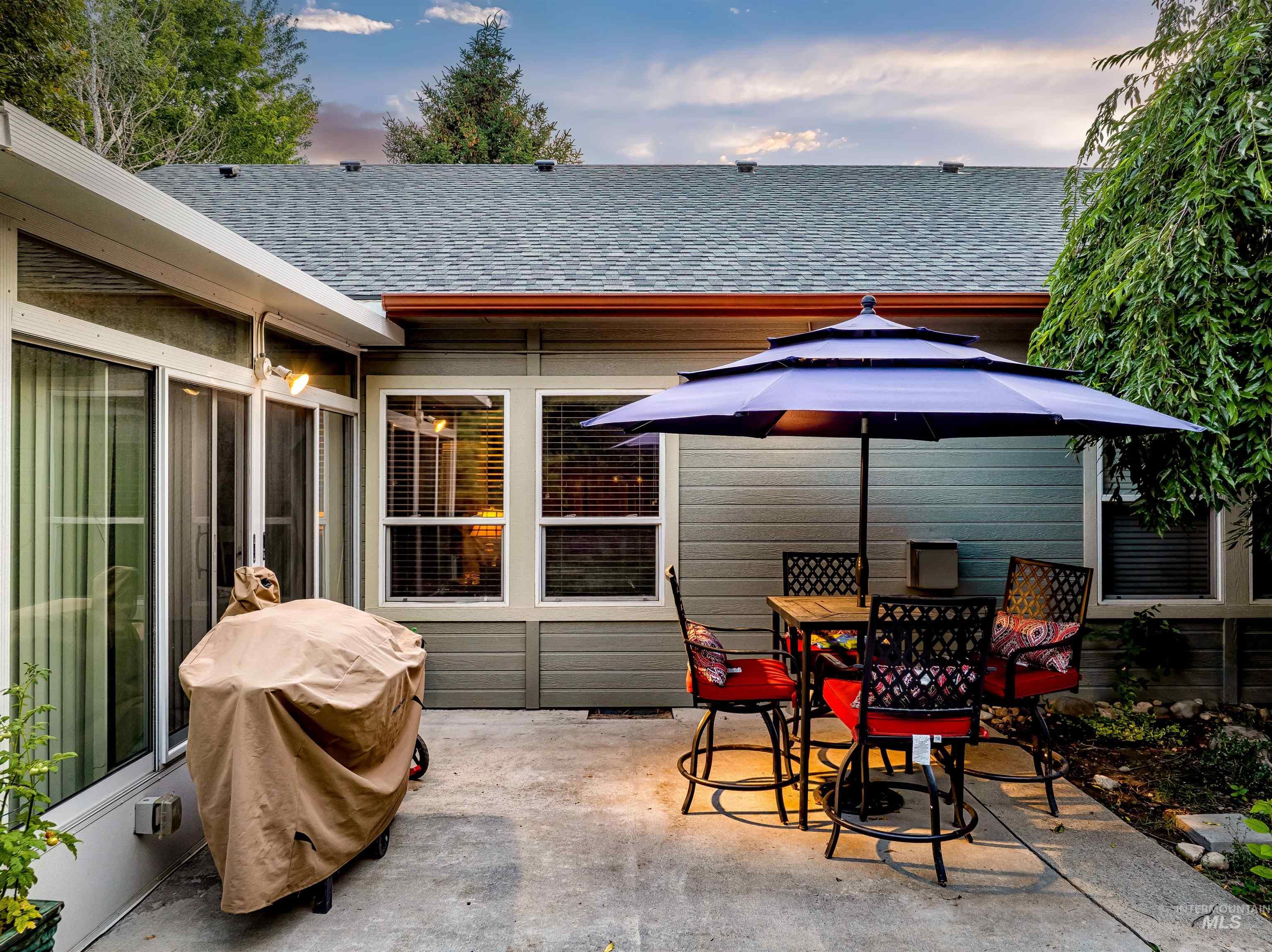 2498 S Bayou Bar Way, Meridian, Idaho 83642, 3 Bedrooms, 2 Bathrooms, Residential For Sale, Price $515,000,MLS 98995001