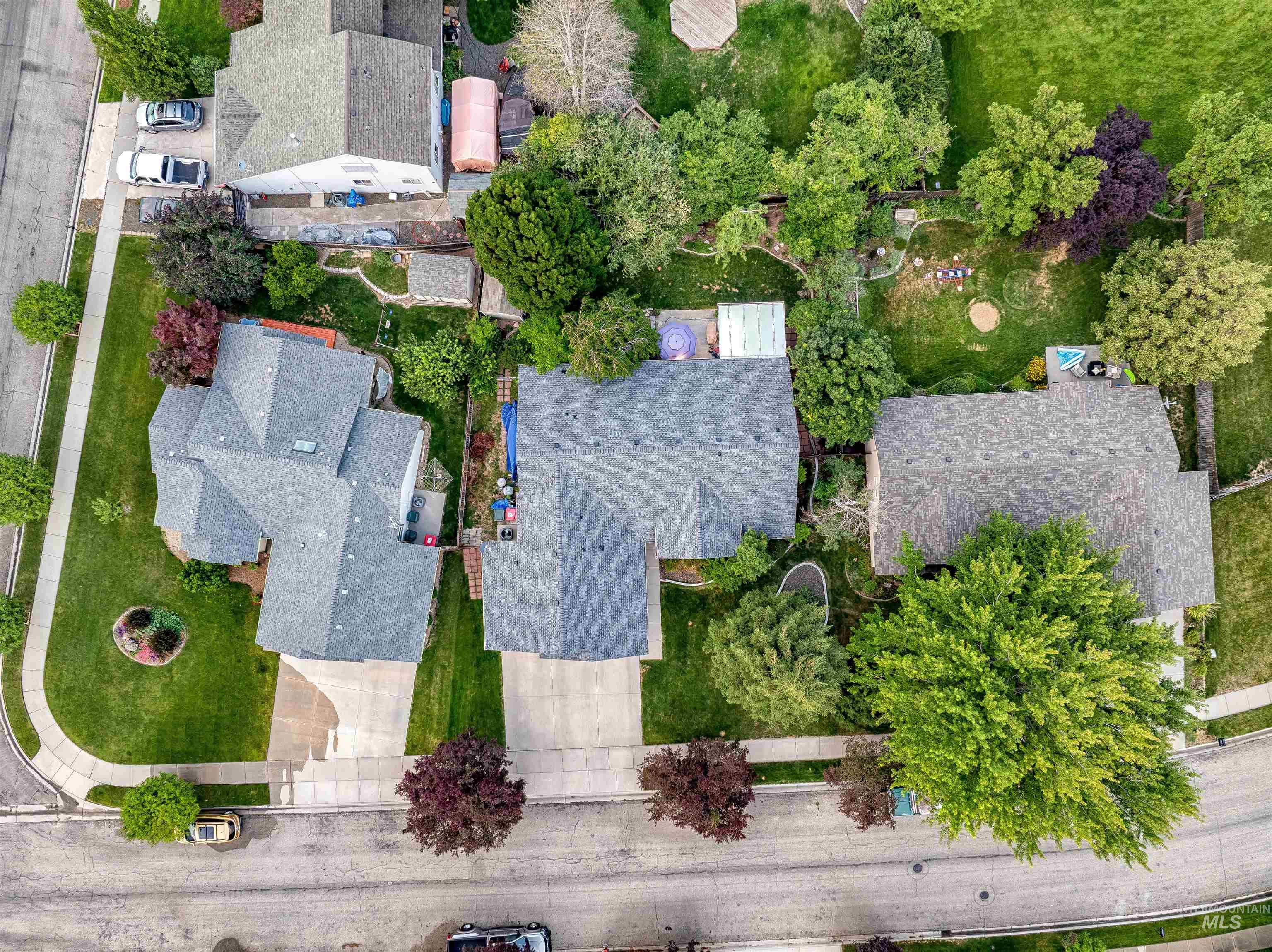 2498 S Bayou Bar Way, Meridian, Idaho 83642, 3 Bedrooms, 2 Bathrooms, Residential For Sale, Price $515,000,MLS 98995001
