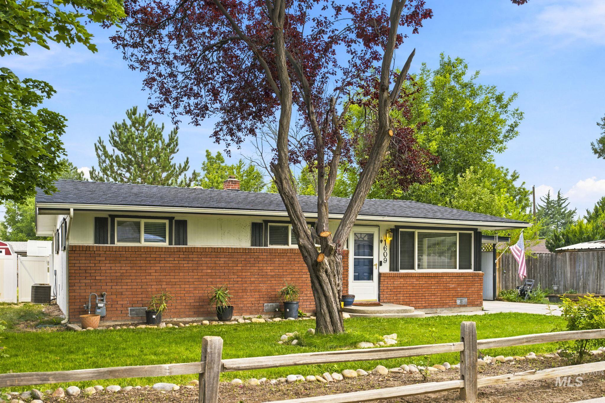 1609 E Beech St, Caldwell, Idaho 83605, 3 Bedrooms, 2 Bathrooms, Residential For Sale, Price $340,000, 98995003