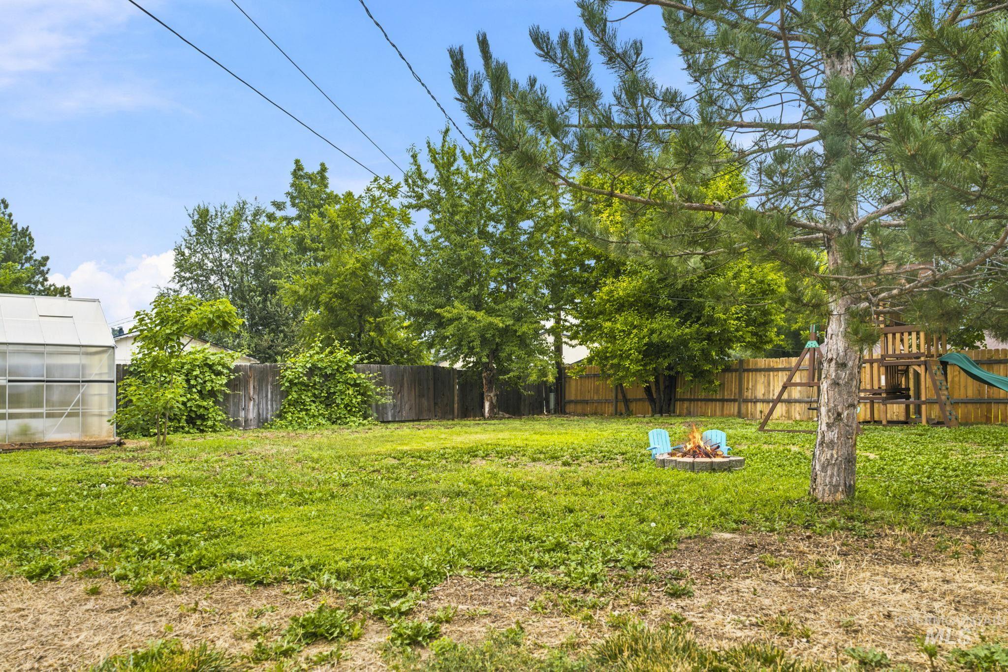 1609 E Beech St, Caldwell, Idaho 83605, 3 Bedrooms, 2 Bathrooms, Residential For Sale, Price $340,000, 98995003