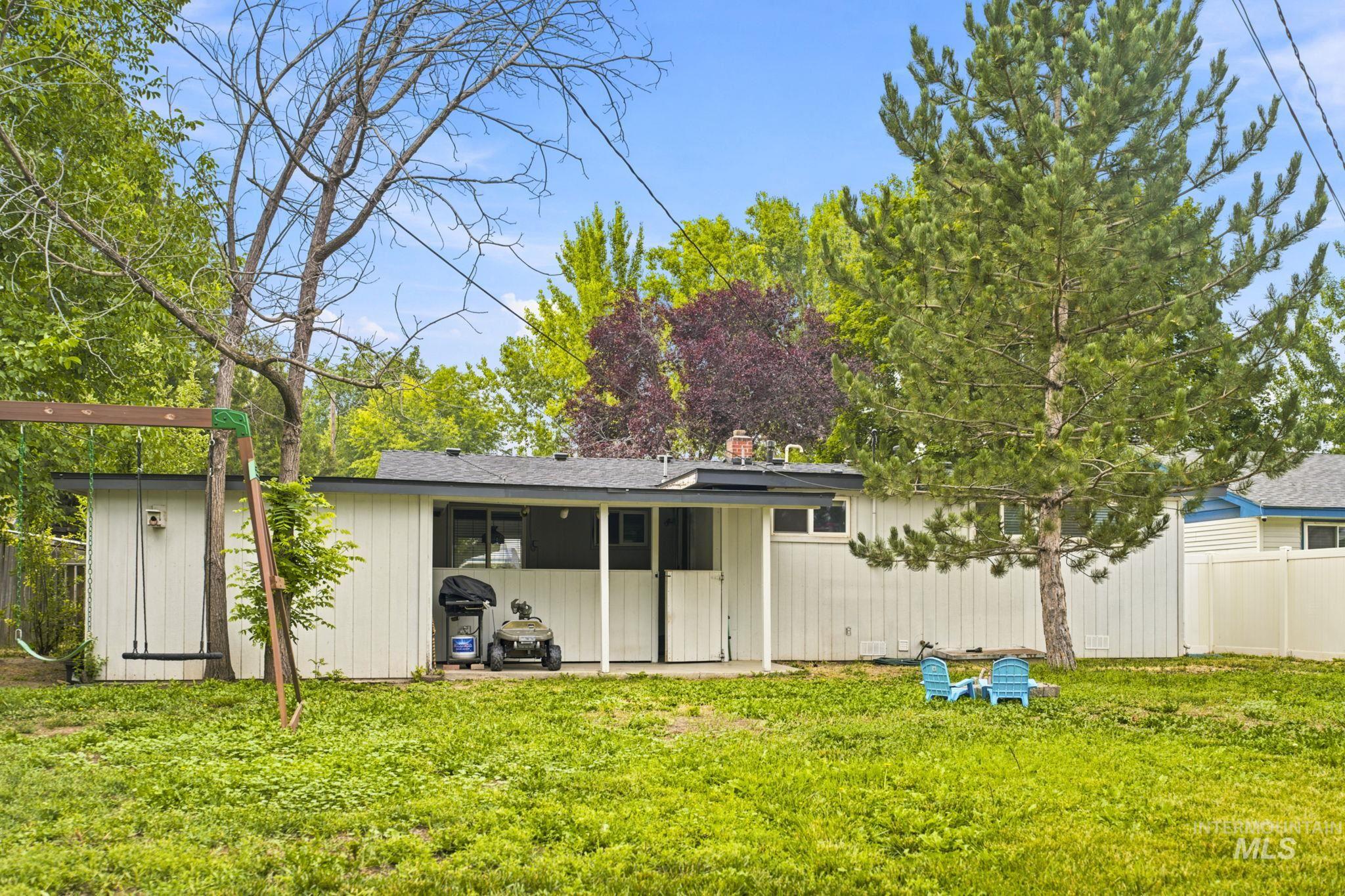 1609 E Beech St, Caldwell, Idaho 83605, 3 Bedrooms, 2 Bathrooms, Residential For Sale, Price $340,000, 98995003