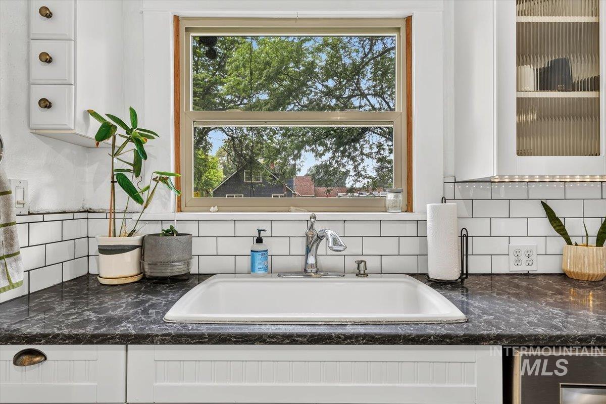1401 Cleveland Blvd, Caldwell, Idaho 83605, 4 Bedrooms, 1.5 Bathrooms, Residential For Sale, Price $399,000,MLS 98995006