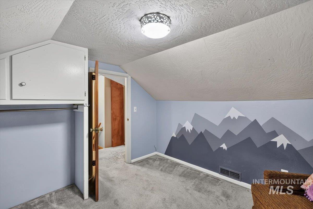 1401 Cleveland Blvd, Caldwell, Idaho 83605, 4 Bedrooms, 1.5 Bathrooms, Residential For Sale, Price $399,000,MLS 98995006