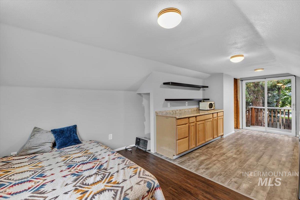1401 Cleveland Blvd, Caldwell, Idaho 83605, 4 Bedrooms, 1.5 Bathrooms, Residential For Sale, Price $399,000,MLS 98995006