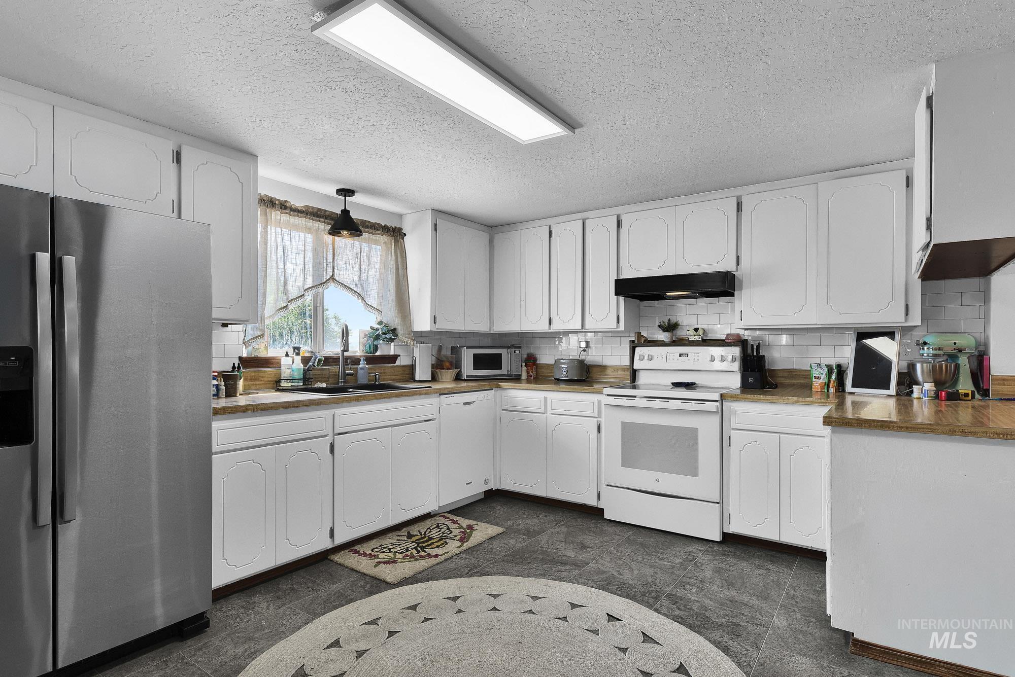 24900 Market Rd, Parma, Idaho 83660, 4 Bedrooms, 2 Bathrooms, Residential For Sale, Price $1,400,000, 98995009