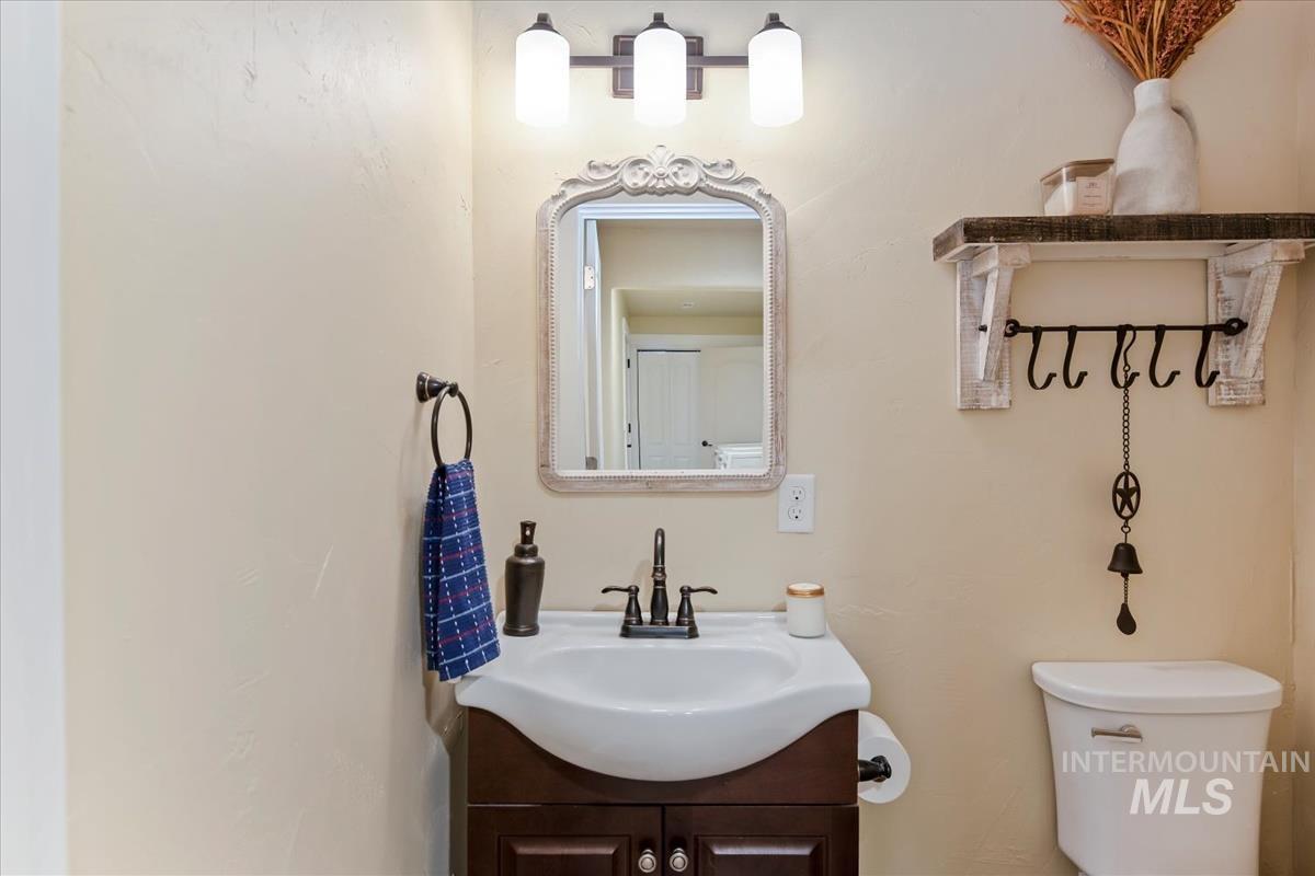 983 N Plaza Rd, Emmett, Idaho 83617, 3 Bedrooms, 2.5 Bathrooms, Residential For Sale, Price $775,000,MLS 98995010