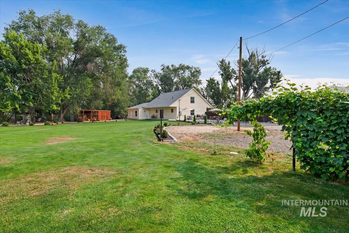 983 N Plaza Rd, Emmett, Idaho 83617, 3 Bedrooms, 2.5 Bathrooms, Residential For Sale, Price $775,000,MLS 98995010