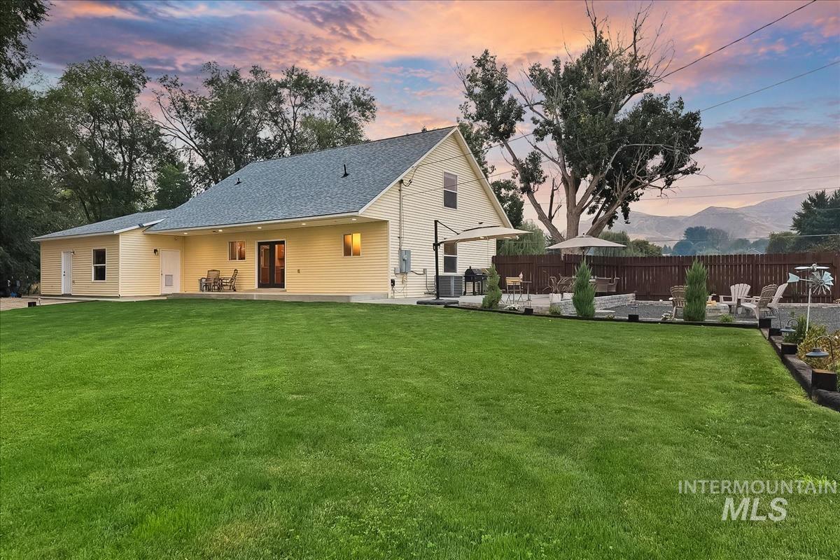 983 N Plaza Rd, Emmett, Idaho 83617, 3 Bedrooms, 2.5 Bathrooms, Residential For Sale, Price $775,000,MLS 98995010