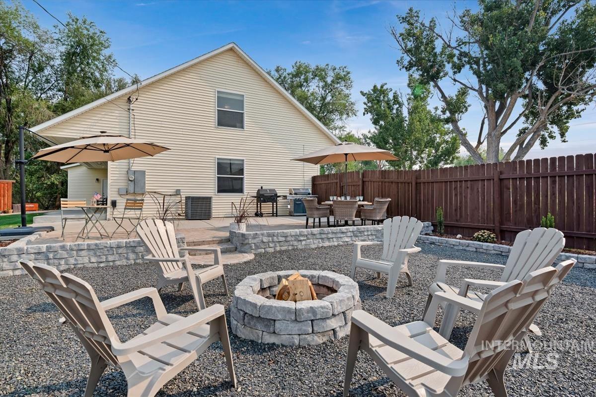 983 N Plaza Rd, Emmett, Idaho 83617, 3 Bedrooms, 2.5 Bathrooms, Residential For Sale, Price $775,000,MLS 98995010