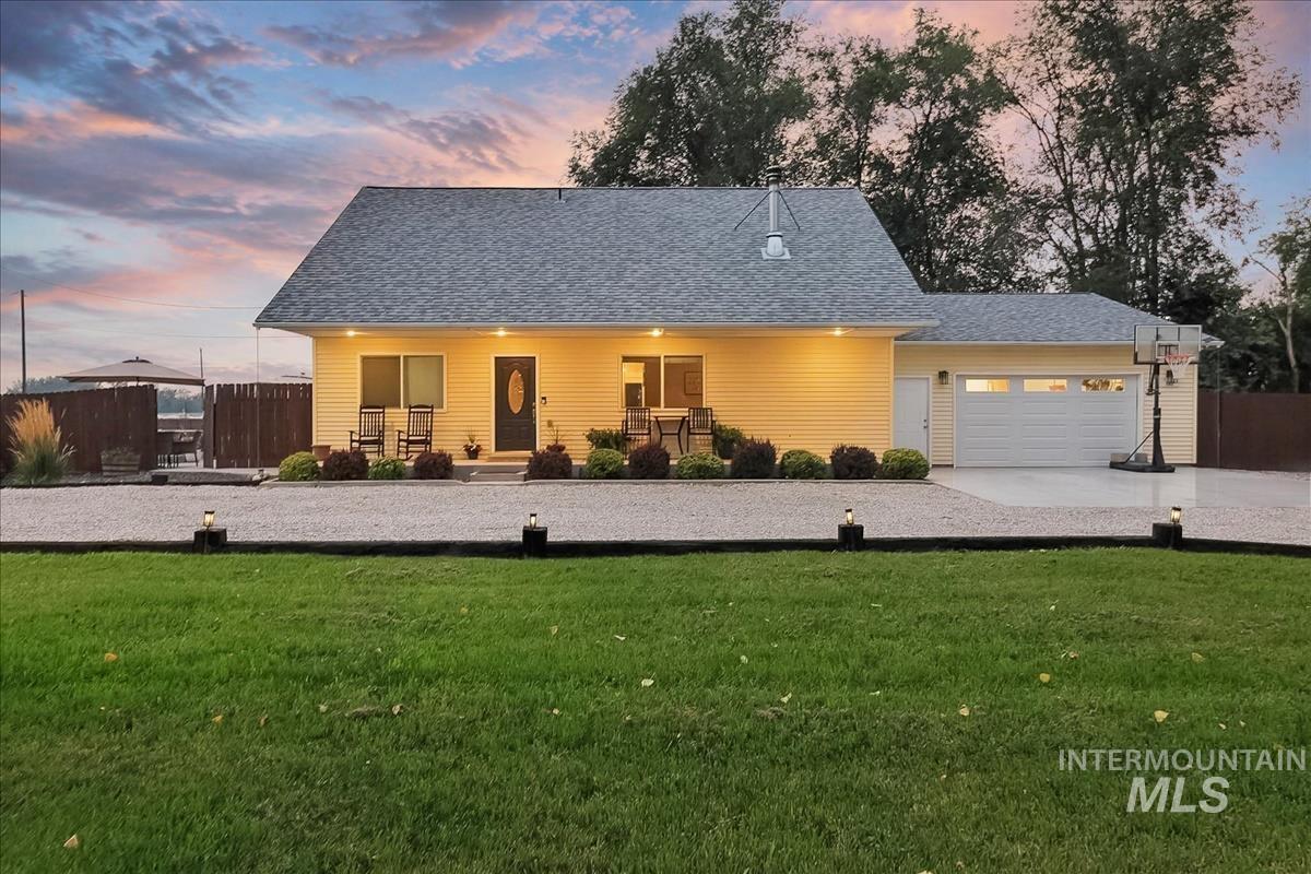 983 N Plaza Rd, Emmett, Idaho 83617, 3 Bedrooms, 2.5 Bathrooms, Residential For Sale, Price $775,000,MLS 98995010