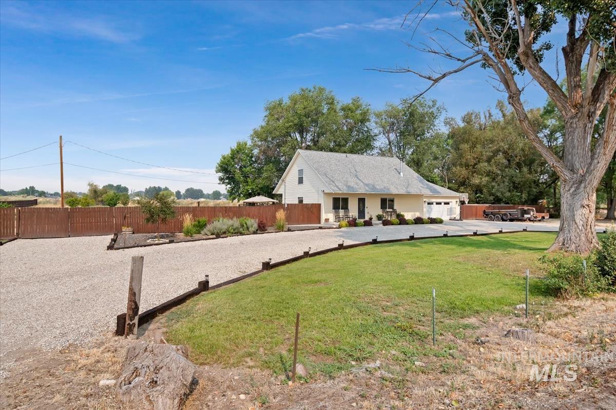 983 N Plaza Rd, Emmett, Idaho 83617, 3 Bedrooms, 2.5 Bathrooms, Residential For Sale, Price $775,000,MLS 98995010