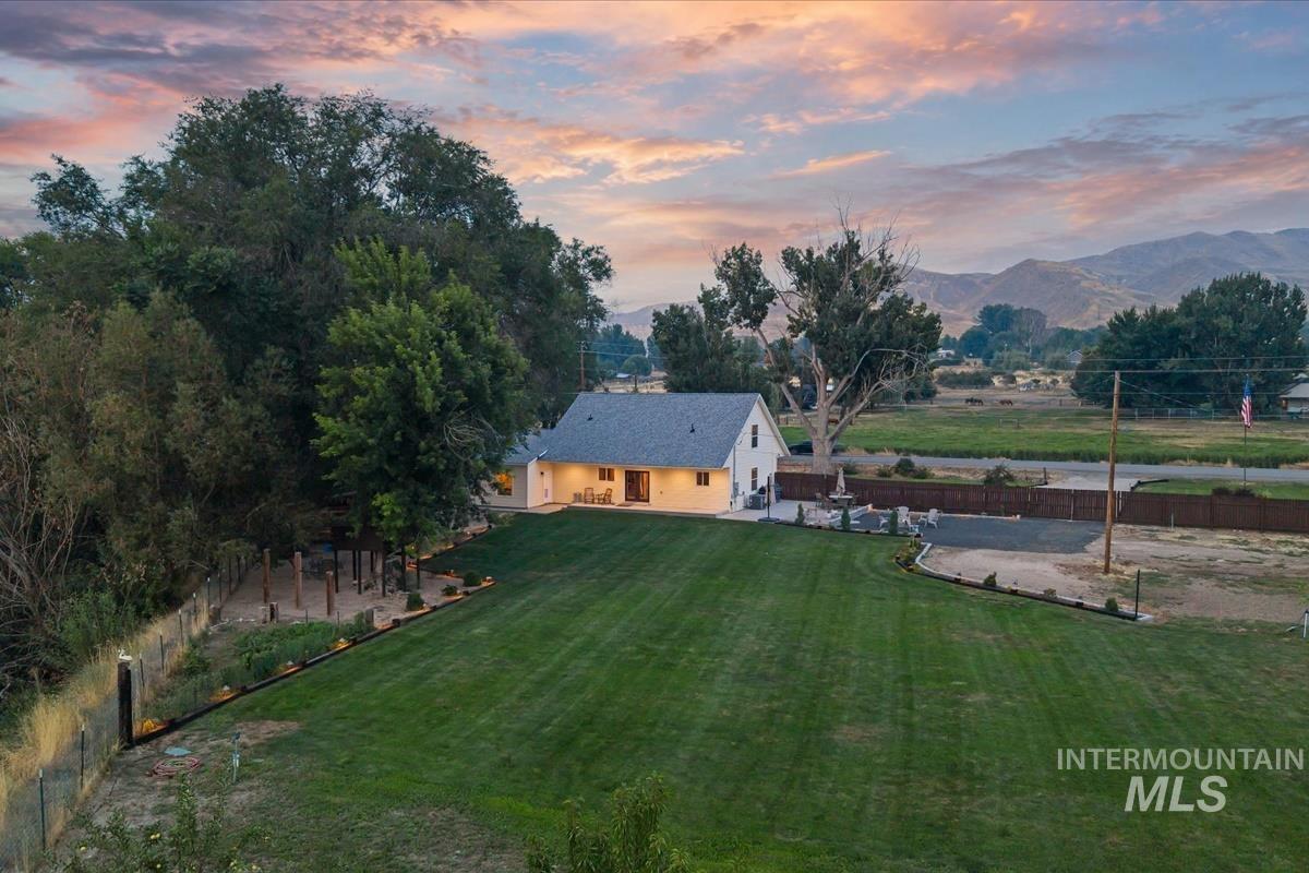 983 N Plaza Rd, Emmett, Idaho 83617, 3 Bedrooms, 2.5 Bathrooms, Residential For Sale, Price $775,000,MLS 98995010