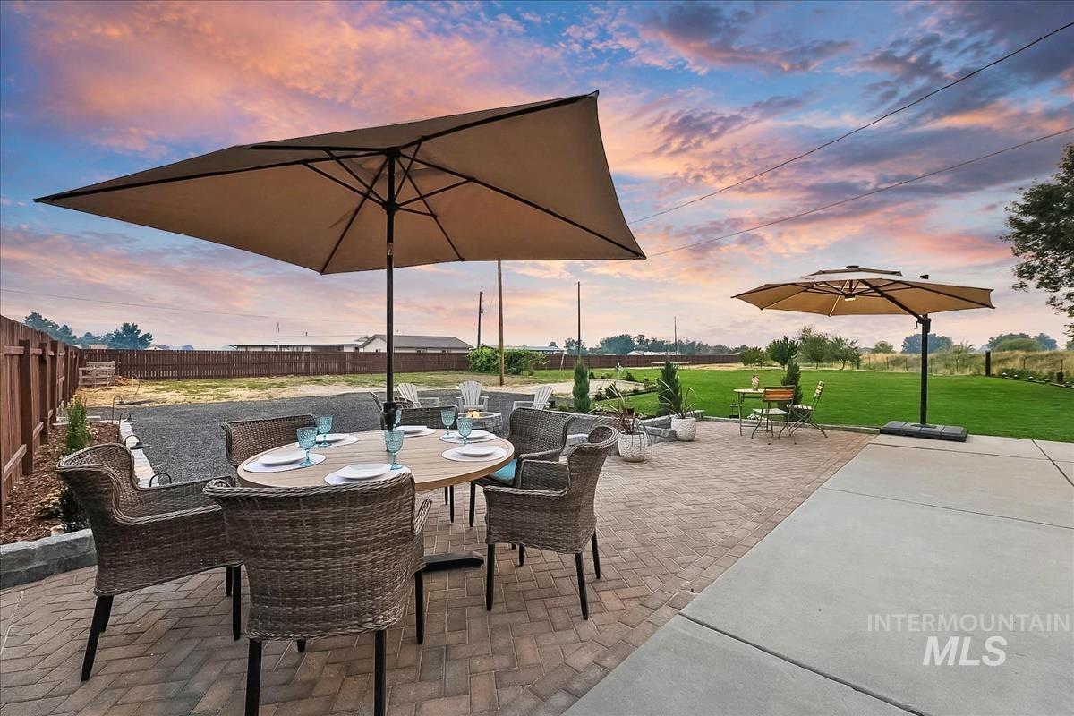 983 N Plaza Rd, Emmett, Idaho 83617, 3 Bedrooms, 2.5 Bathrooms, Residential For Sale, Price $775,000,MLS 98995010
