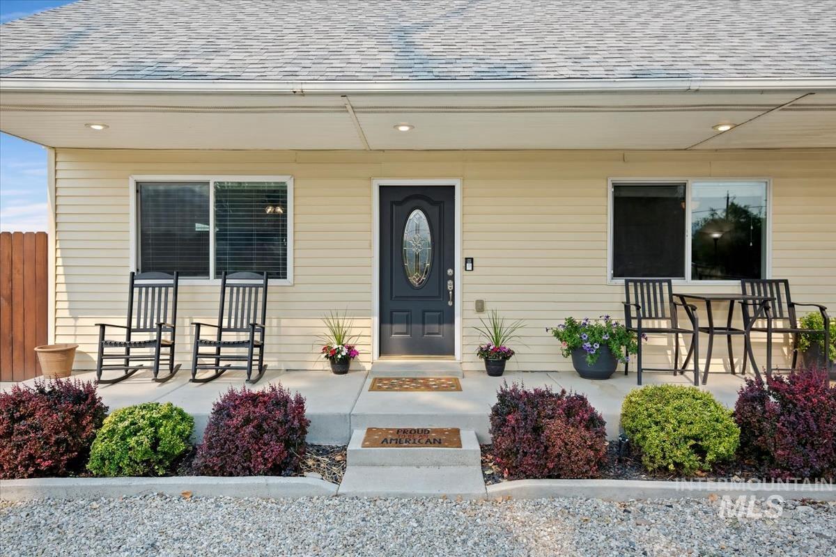 983 N Plaza Rd, Emmett, Idaho 83617, 3 Bedrooms, 2.5 Bathrooms, Residential For Sale, Price $775,000,MLS 98995010