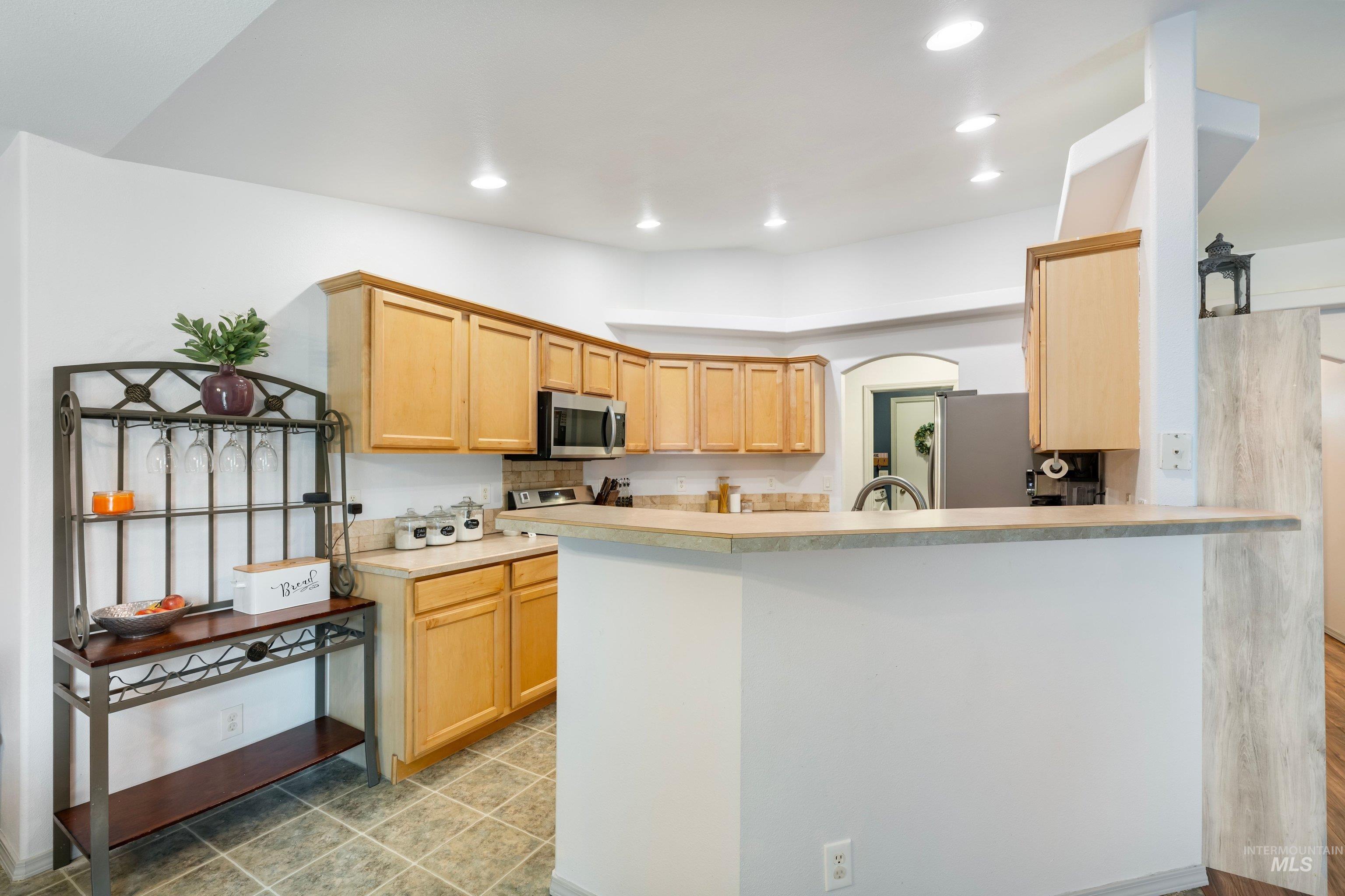 464 NW Jerome Ave, Mountain Home, Idaho 83647, 4 Bedrooms, 2 Bathrooms, Residential For Sale, Price $370,000, 98995011