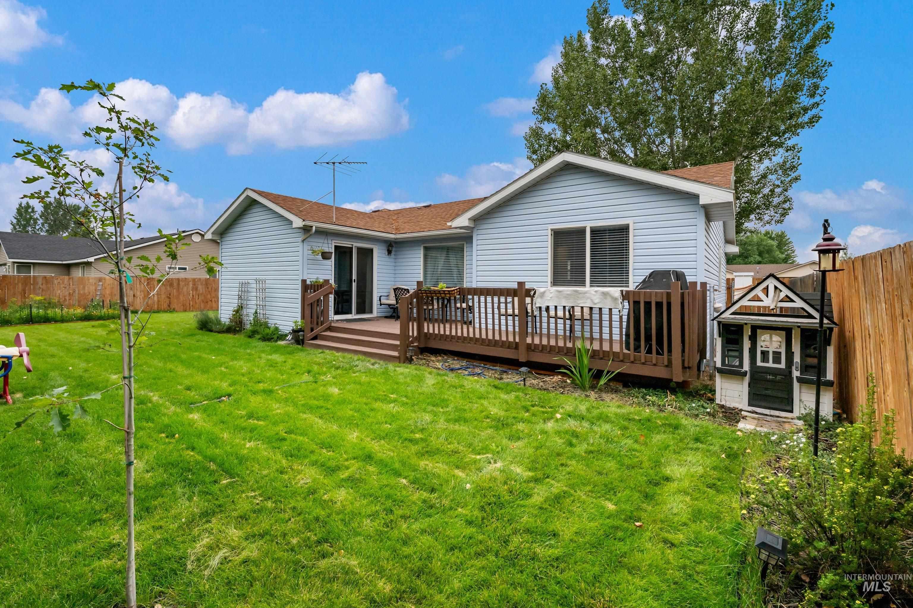 464 NW Jerome Ave, Mountain Home, Idaho 83647, 4 Bedrooms, 2 Bathrooms, Residential For Sale, Price $370,000, 98995011