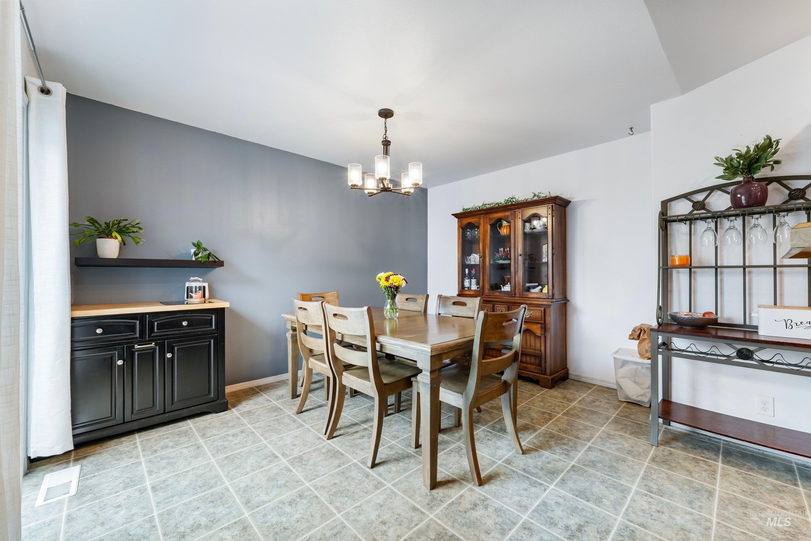 464 NW Jerome Ave, Mountain Home, Idaho 83647, 4 Bedrooms, 2 Bathrooms, Residential For Sale, Price $370,000, 98995011