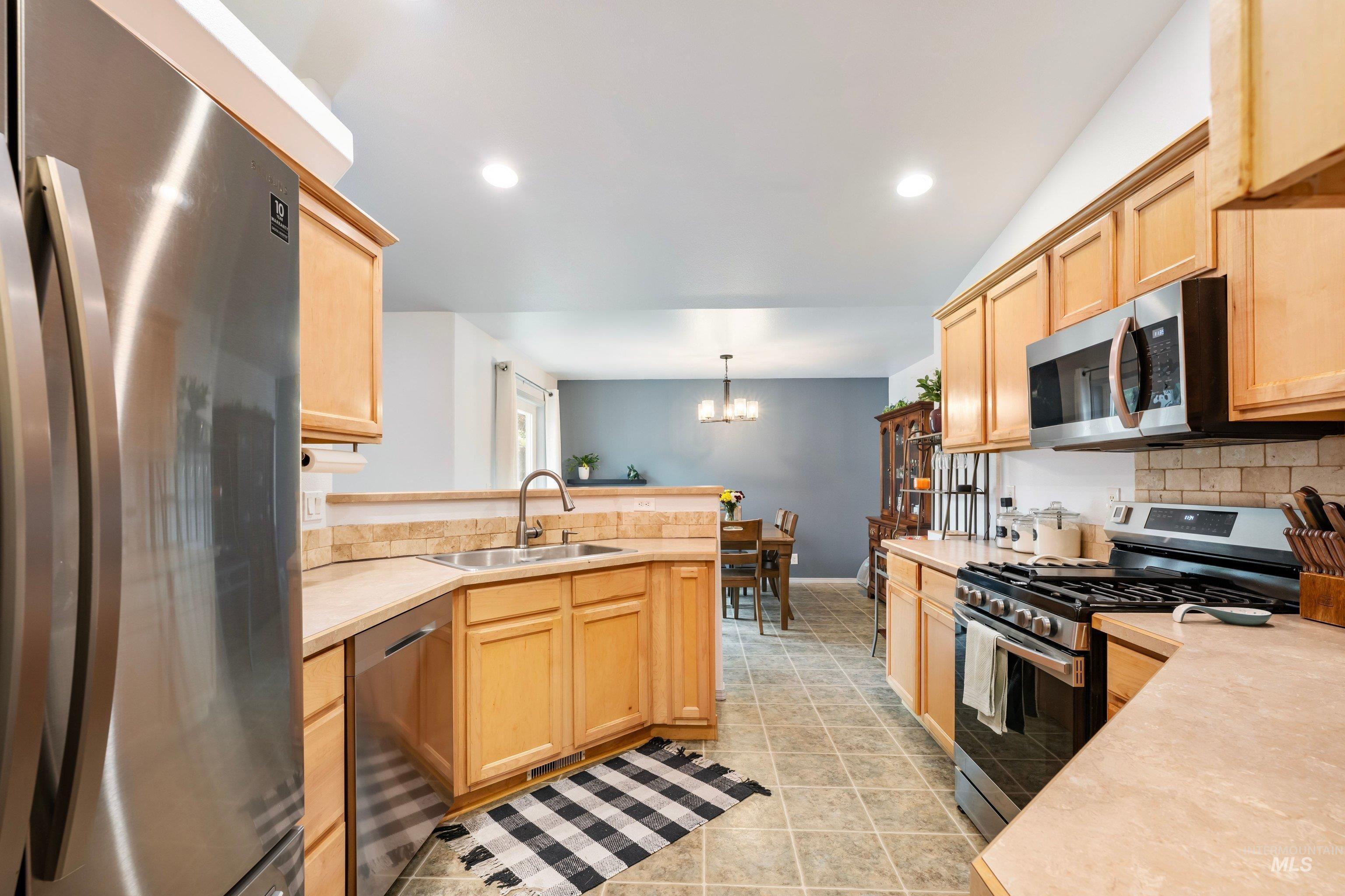 464 NW Jerome Ave, Mountain Home, Idaho 83647, 4 Bedrooms, 2 Bathrooms, Residential For Sale, Price $370,000, 98995011
