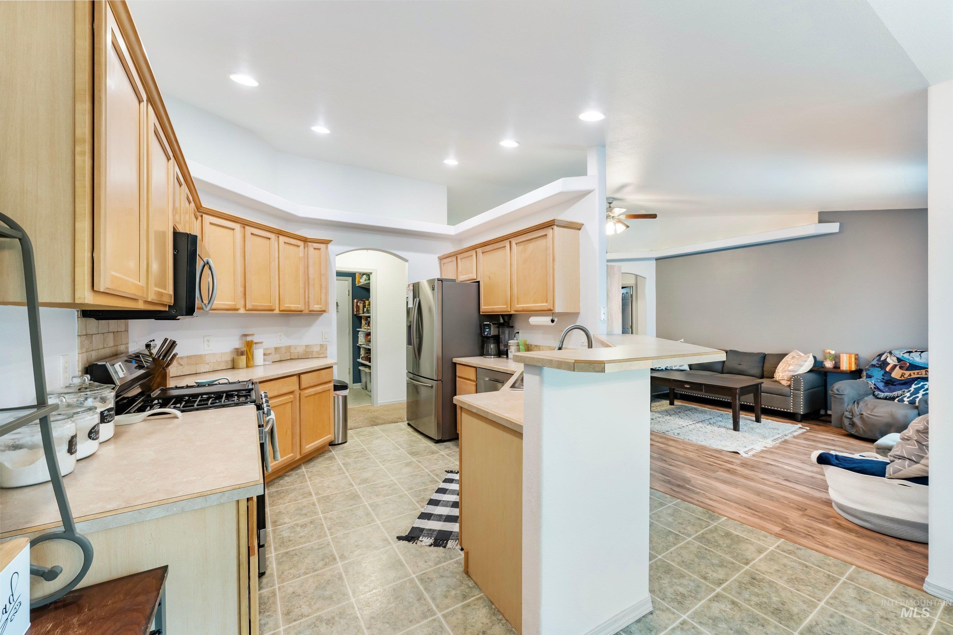 464 NW Jerome Ave, Mountain Home, Idaho 83647, 4 Bedrooms, 2 Bathrooms, Residential For Sale, Price $370,000, 98995011