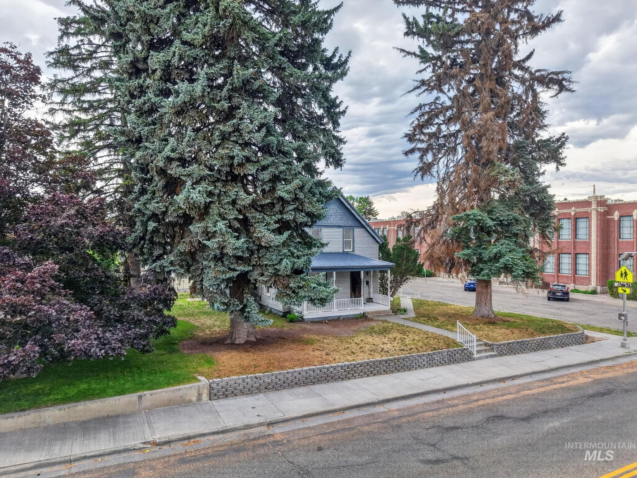 310 Elm Street, Idaho Falls, Idaho 83402, 4 Bedrooms, 2 Bathrooms, Residential For Sale, Price $699,000,MLS 98995012