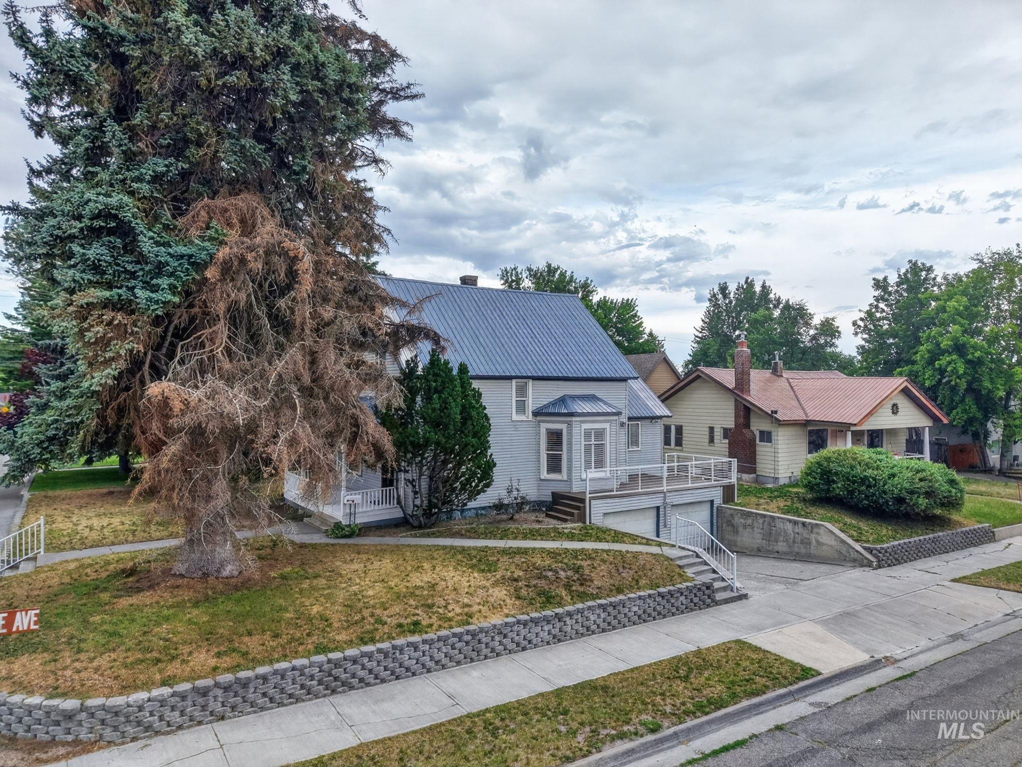 310 Elm Street, Idaho Falls, Idaho 83402, 4 Bedrooms, 2 Bathrooms, Residential For Sale, Price $699,000,MLS 98995012