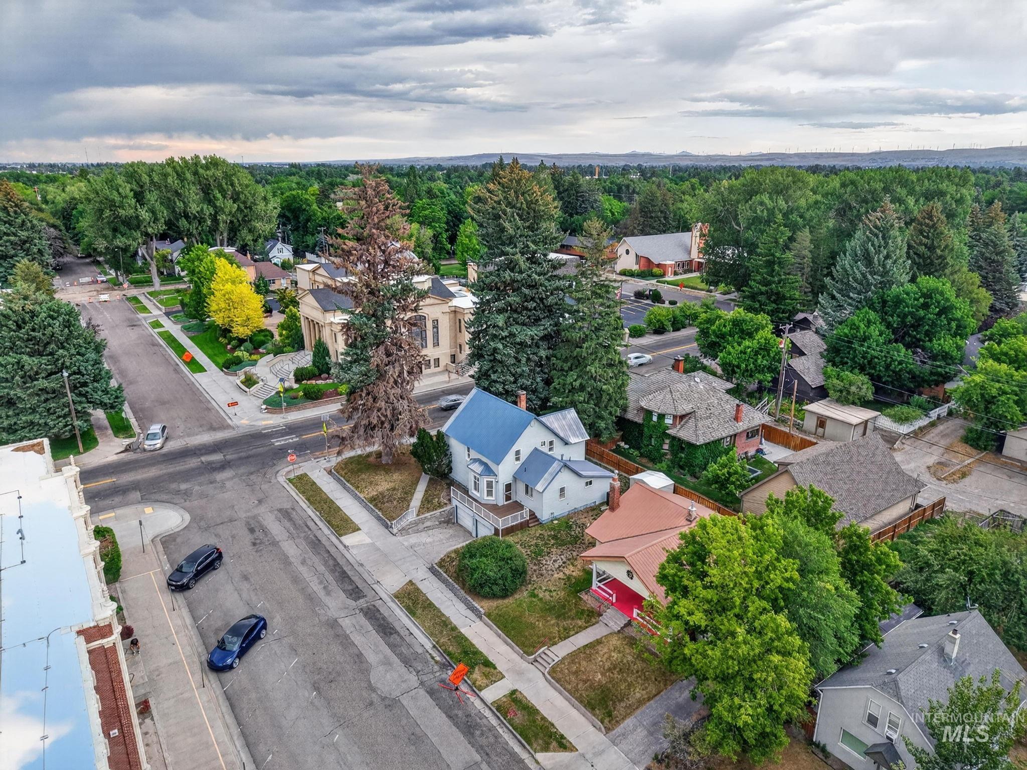310 Elm Street, Idaho Falls, Idaho 83402, 4 Bedrooms, 2 Bathrooms, Residential For Sale, Price $699,000,MLS 98995012