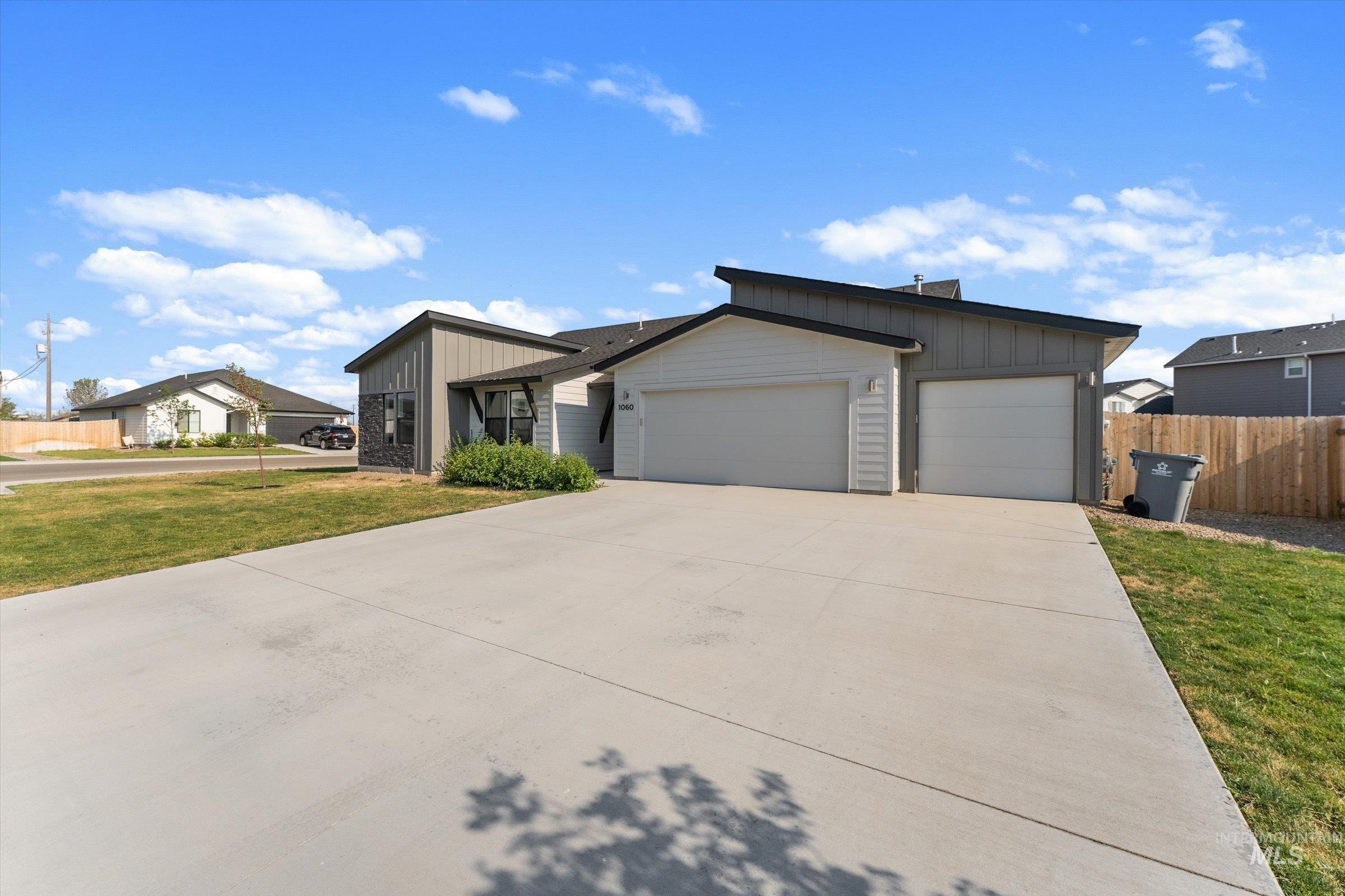 1060 SW Shikra, Mountain Home, Idaho 83647, 4 Bedrooms, 2 Bathrooms, Residential For Sale, Price $399,000, 98995019