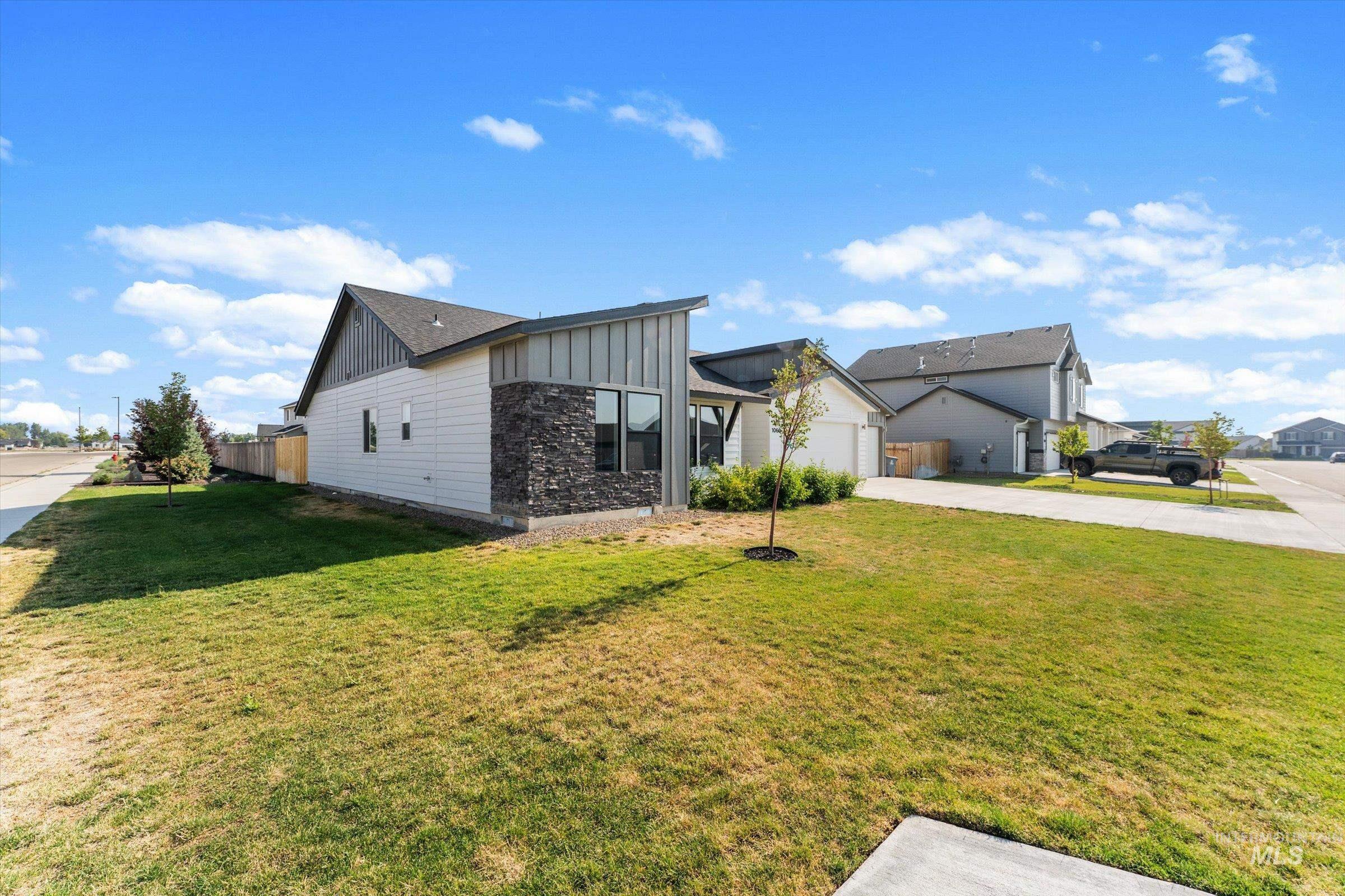 1060 SW Shikra, Mountain Home, Idaho 83647, 4 Bedrooms, 2 Bathrooms, Residential For Sale, Price $399,000, 98995019