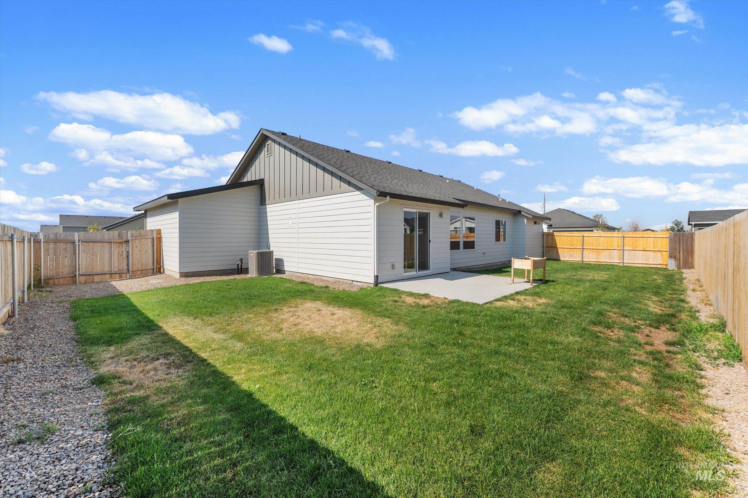 1060 SW Shikra, Mountain Home, Idaho 83647, 4 Bedrooms, 2 Bathrooms, Residential For Sale, Price $399,000,MLS 98995019