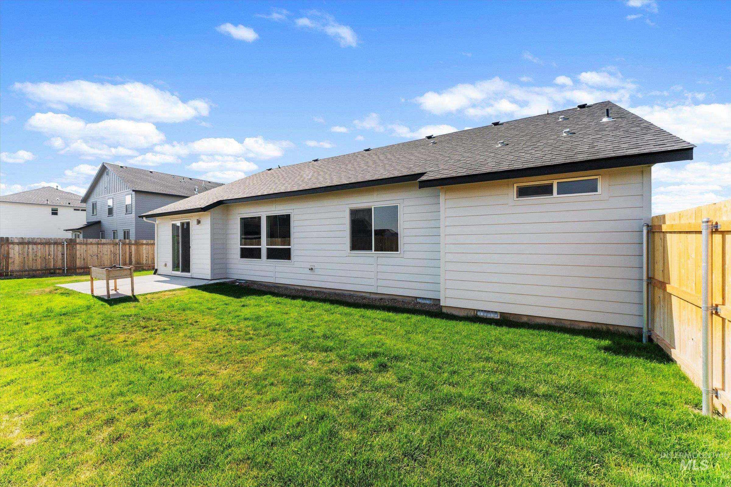 1060 SW Shikra, Mountain Home, Idaho 83647, 4 Bedrooms, 2 Bathrooms, Residential For Sale, Price $399,000,MLS 98995019