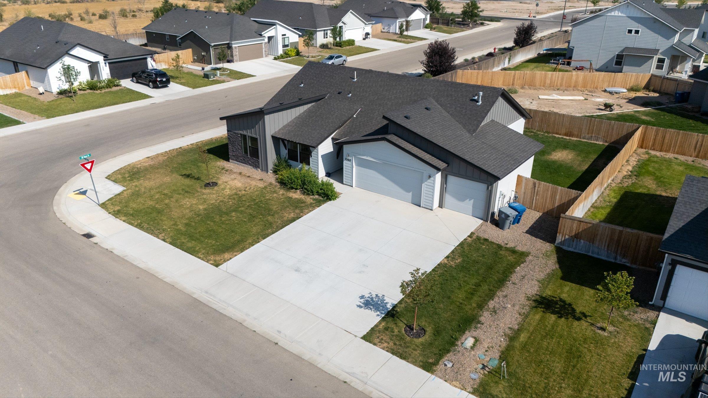 1060 SW Shikra, Mountain Home, Idaho 83647, 4 Bedrooms, 2 Bathrooms, Residential For Sale, Price $399,000,MLS 98995019