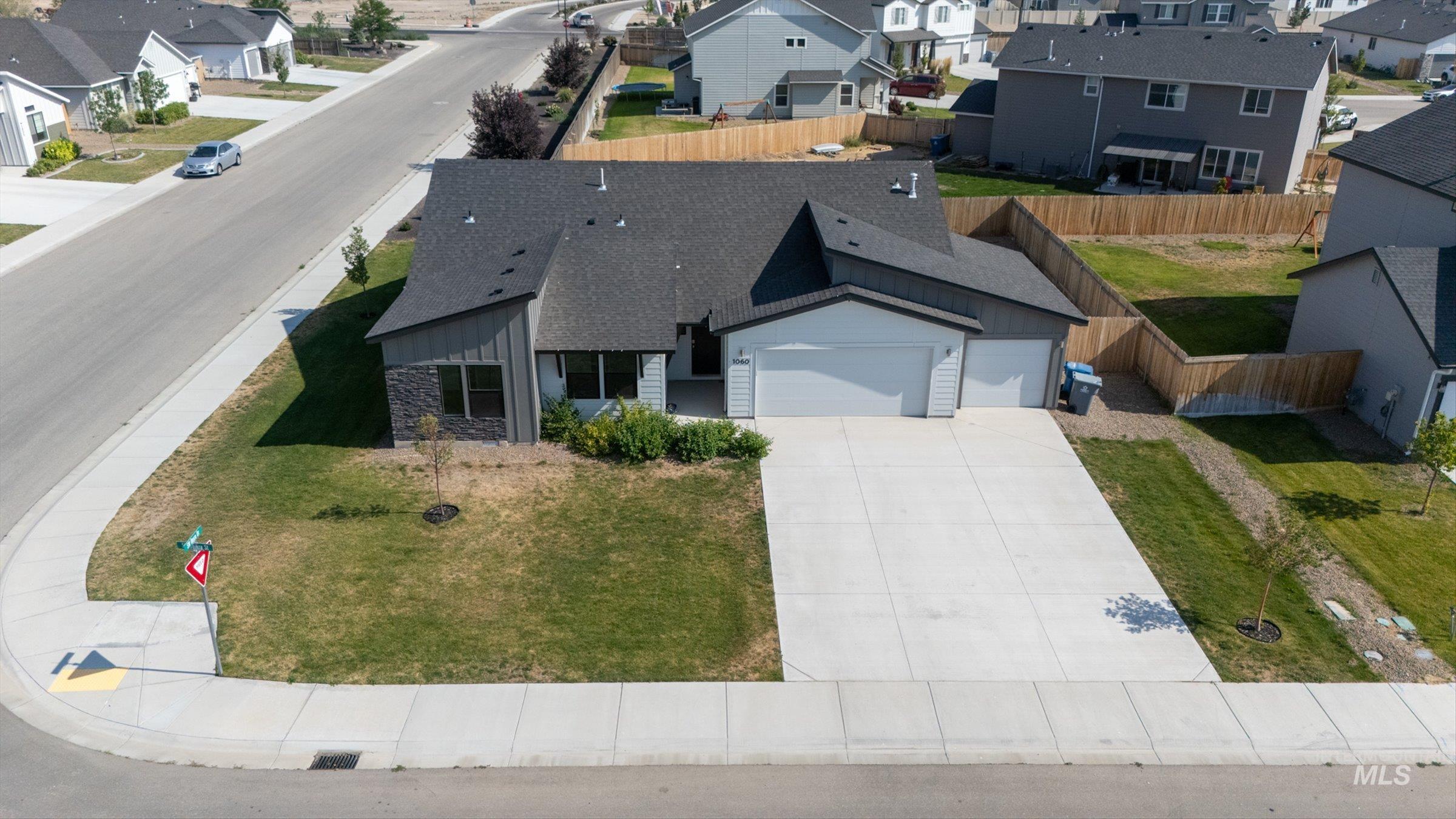 1060 SW Shikra, Mountain Home, Idaho 83647, 4 Bedrooms, 2 Bathrooms, Residential For Sale, Price $399,000,MLS 98995019
