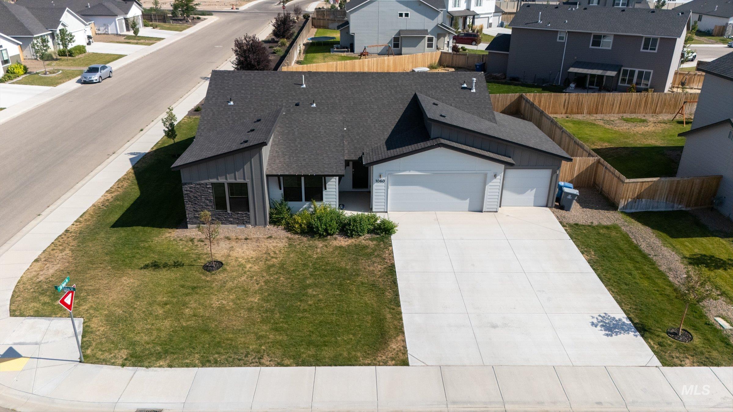 1060 SW Shikra, Mountain Home, Idaho 83647, 4 Bedrooms, 2 Bathrooms, Residential For Sale, Price $399,000,MLS 98995019