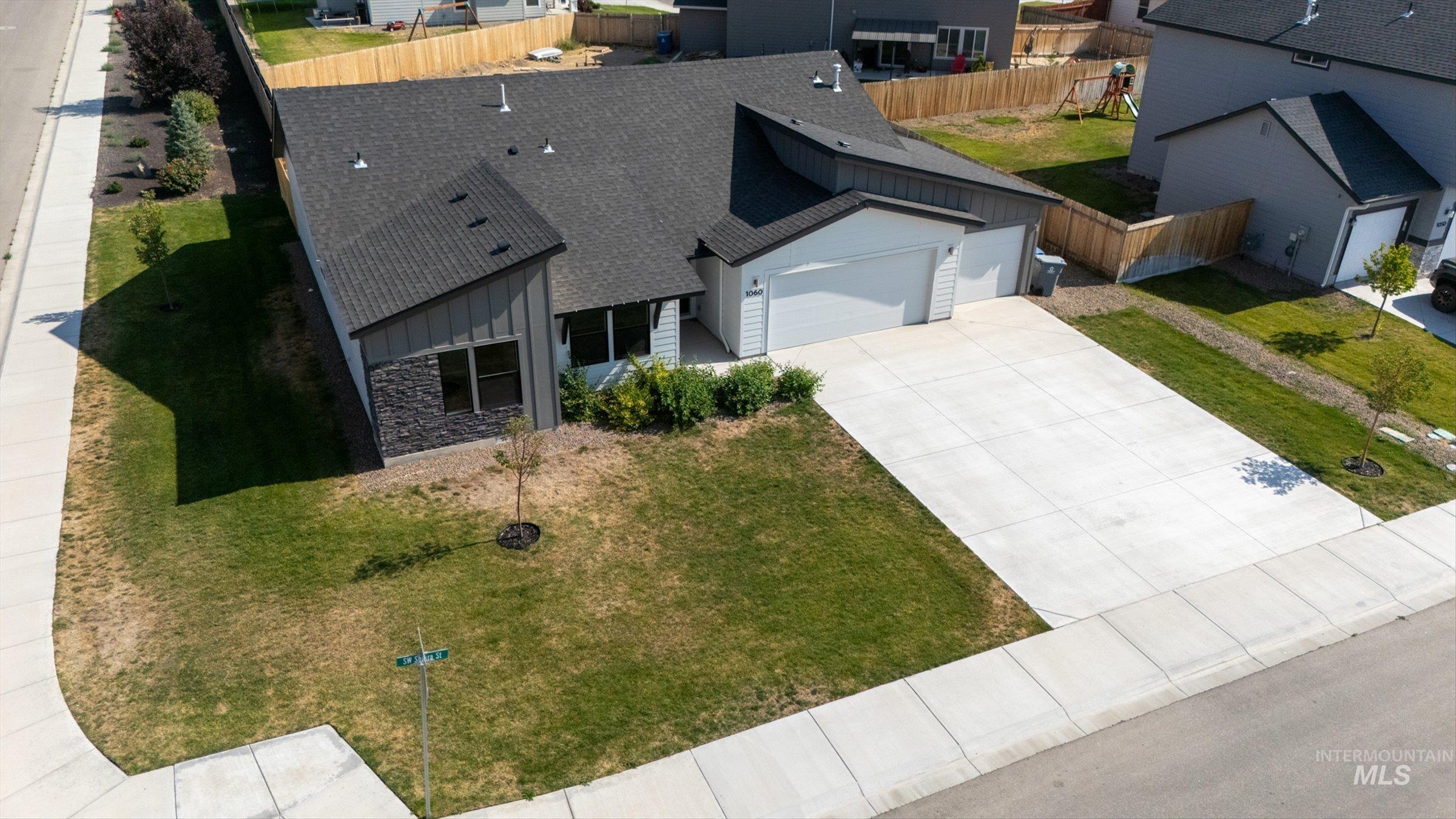 1060 SW Shikra, Mountain Home, Idaho 83647, 4 Bedrooms, 2 Bathrooms, Residential For Sale, Price $399,000,MLS 98995019