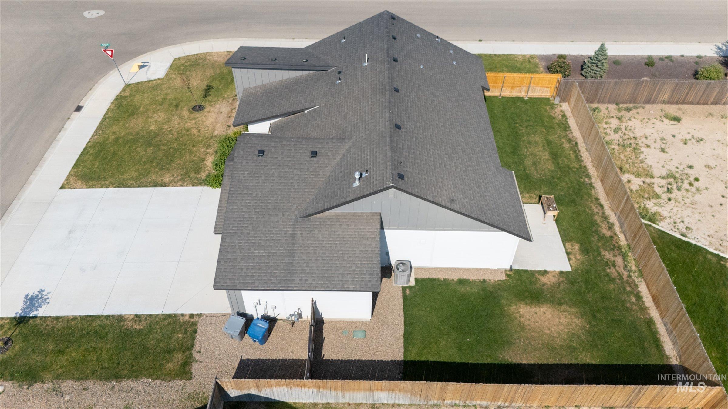 1060 SW Shikra, Mountain Home, Idaho 83647, 4 Bedrooms, 2 Bathrooms, Residential For Sale, Price $399,000,MLS 98995019